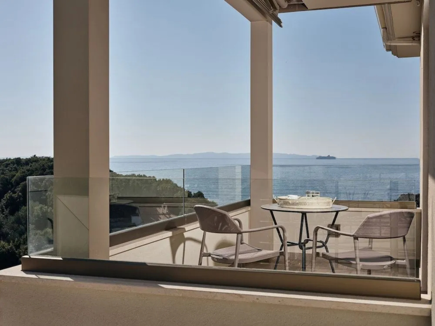 Prima Vista Beachfront Boutique Hotel
