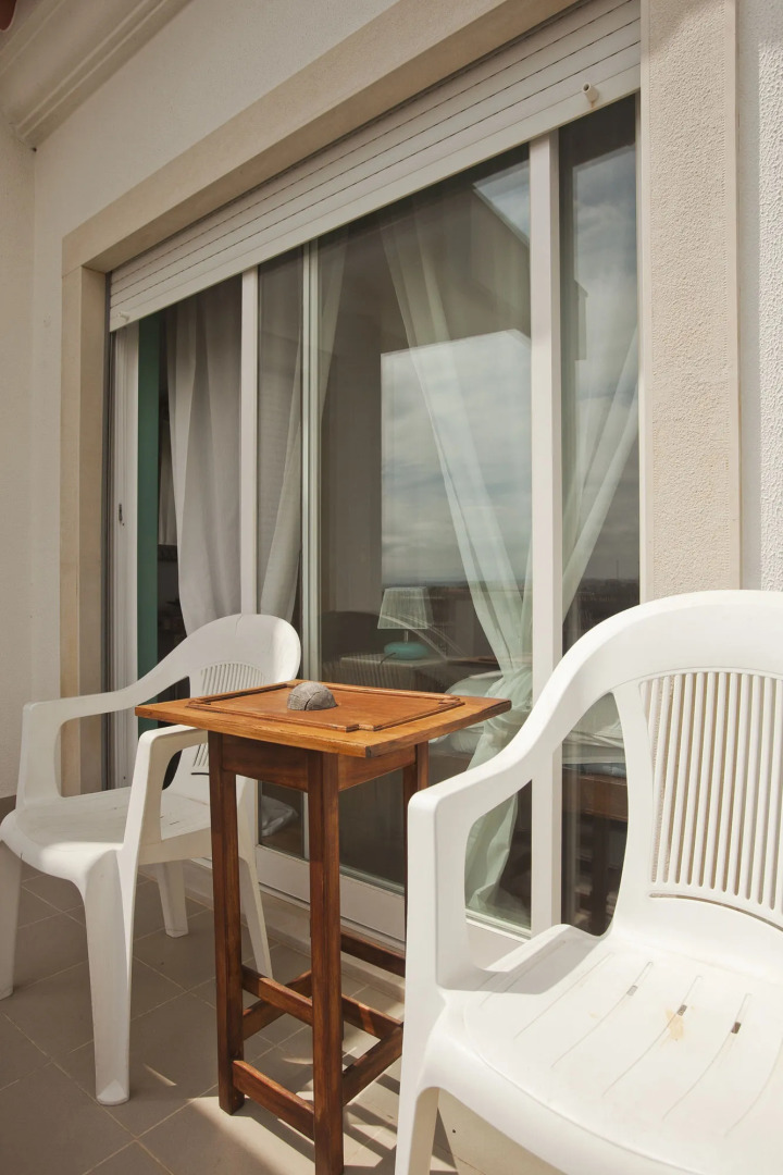 Ericeira Chill Hill Hostel & Private Rooms