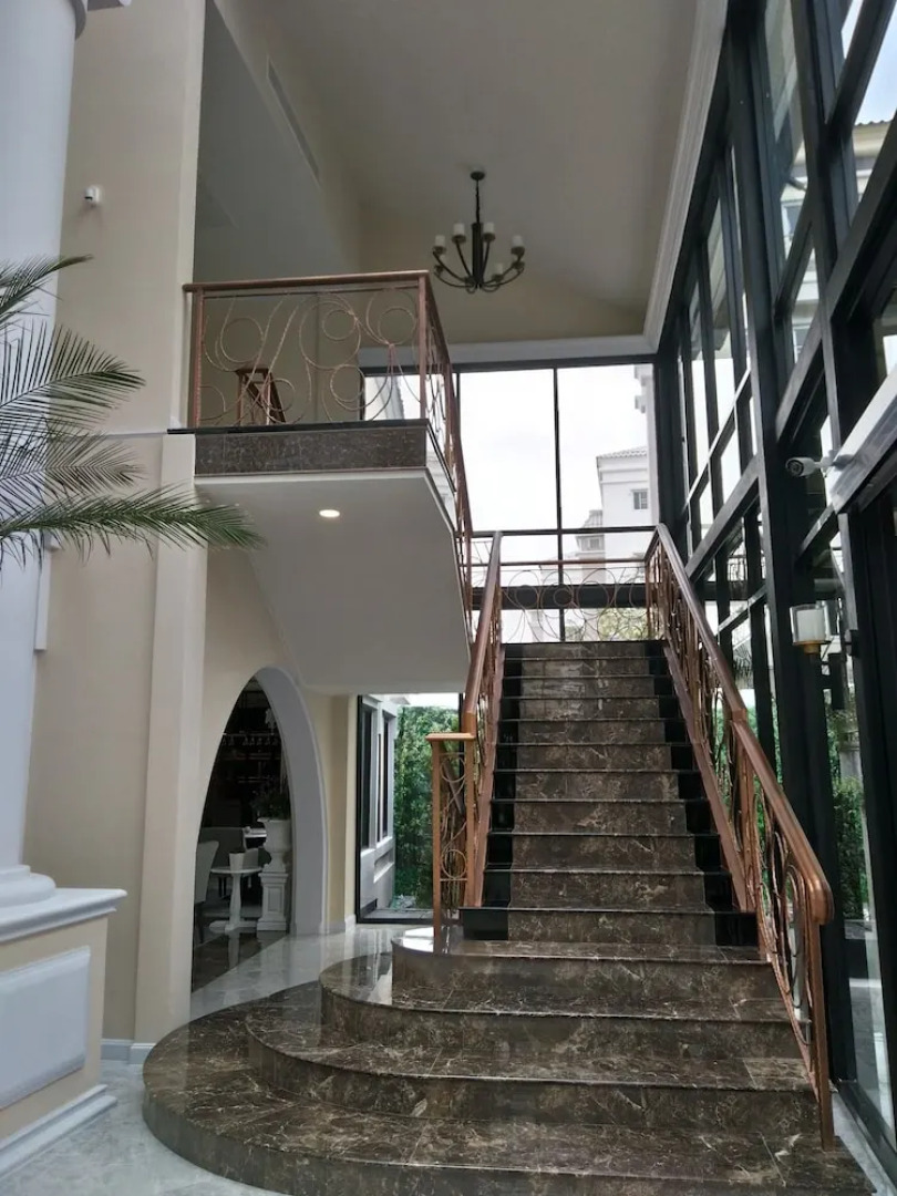 The Green View Hotel