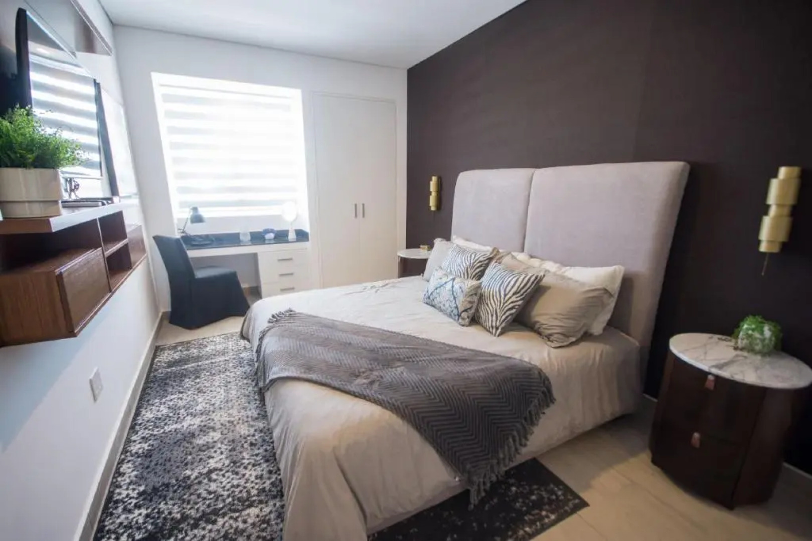 Real View Towers E208 by Casago