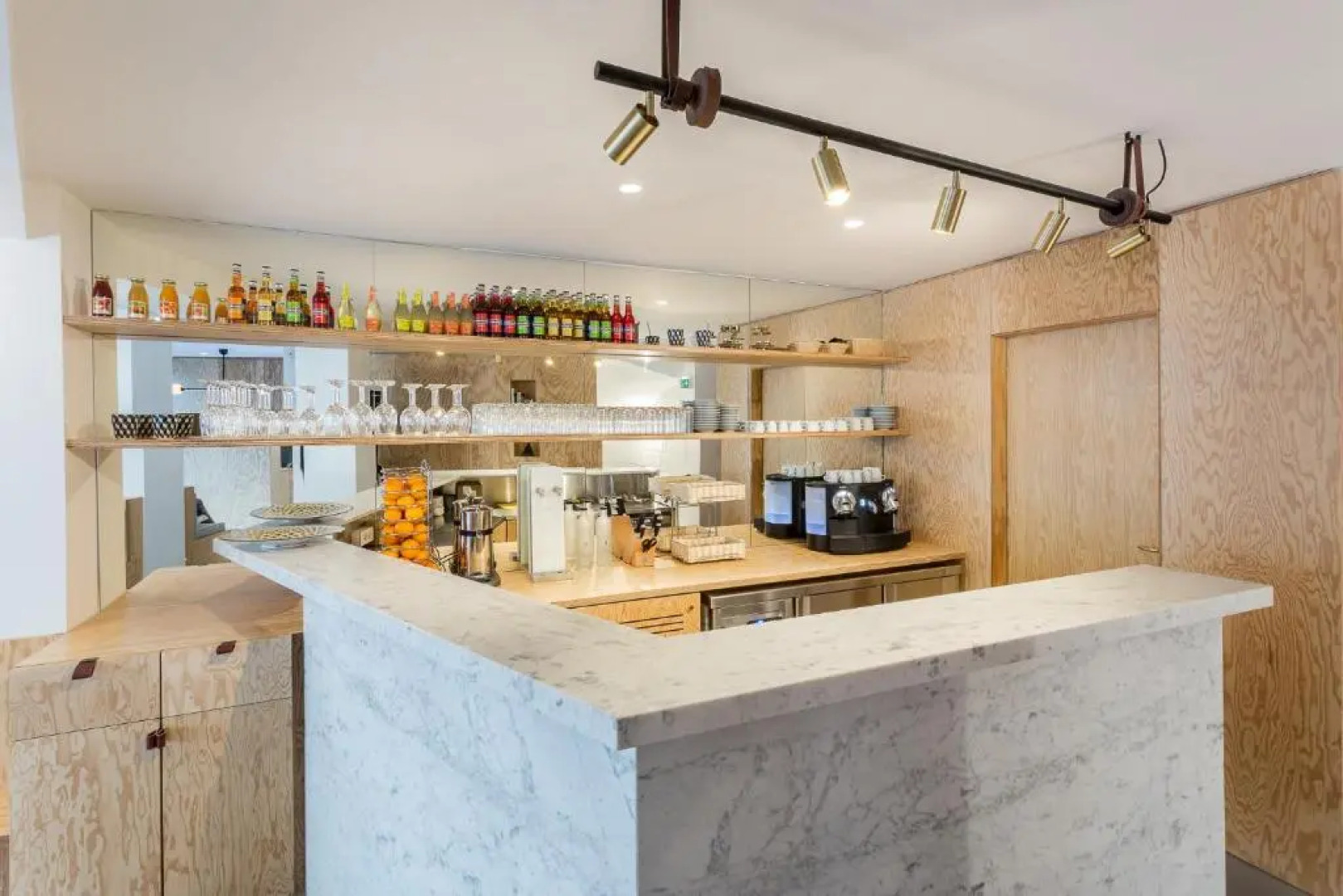 Отель Montholon Paris