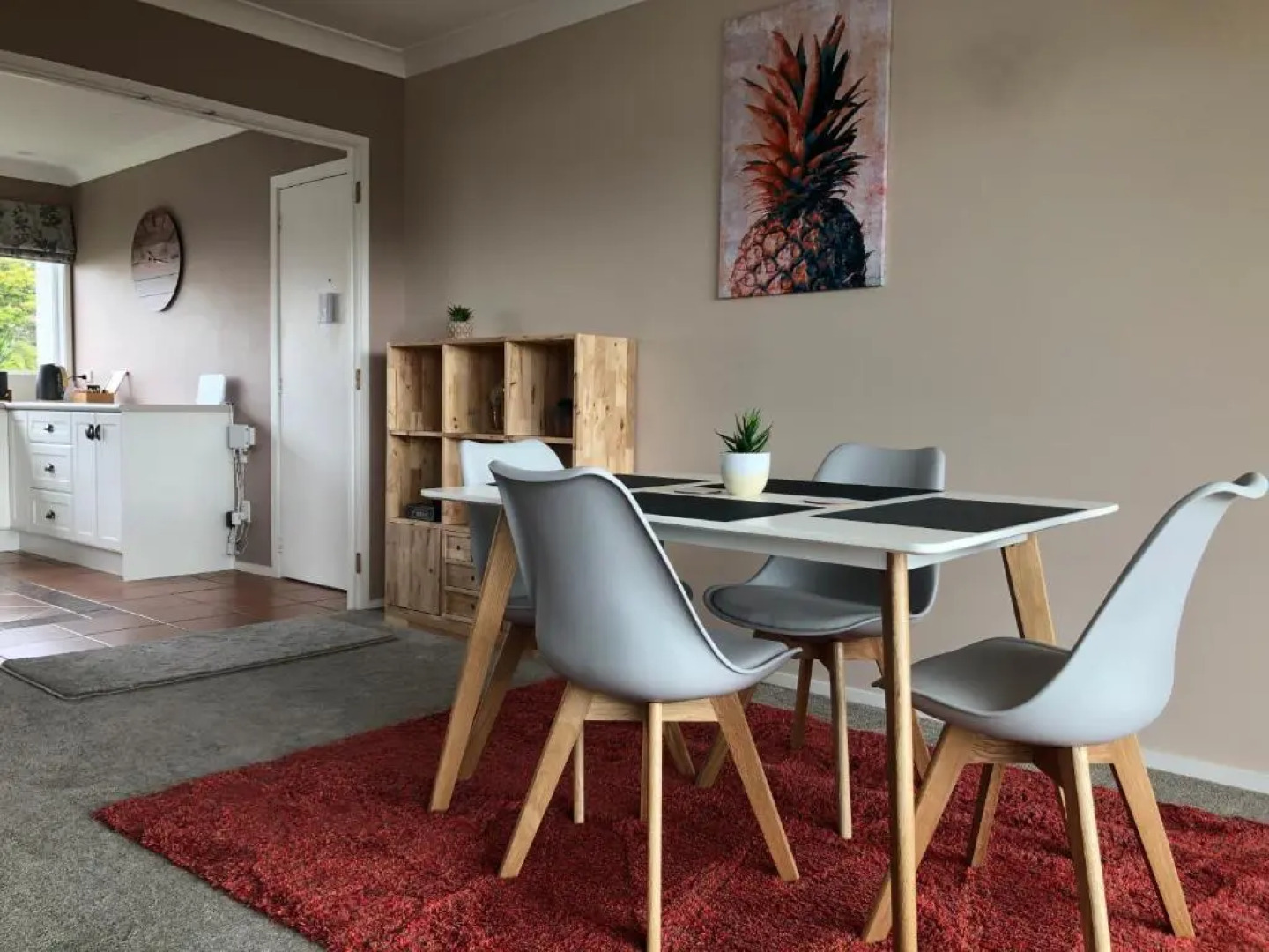 Uxbridge Luxury Apartment