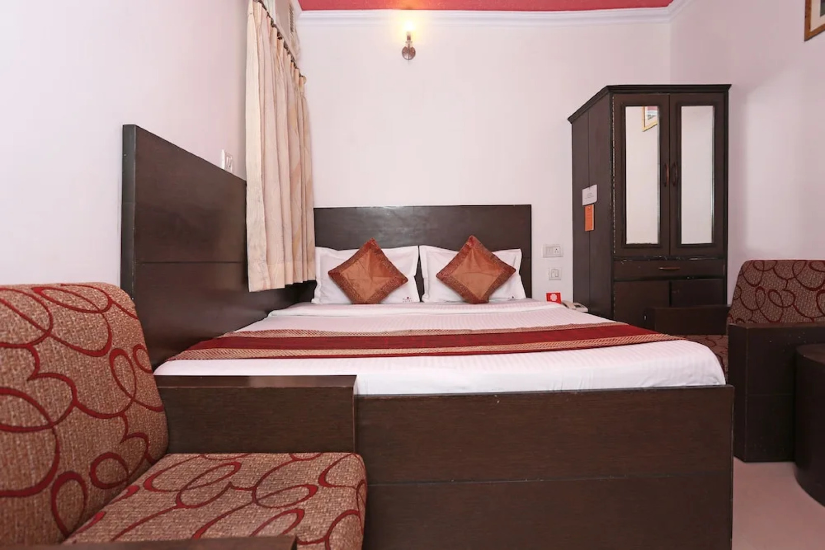 OYO 3033 Radiant Hotel