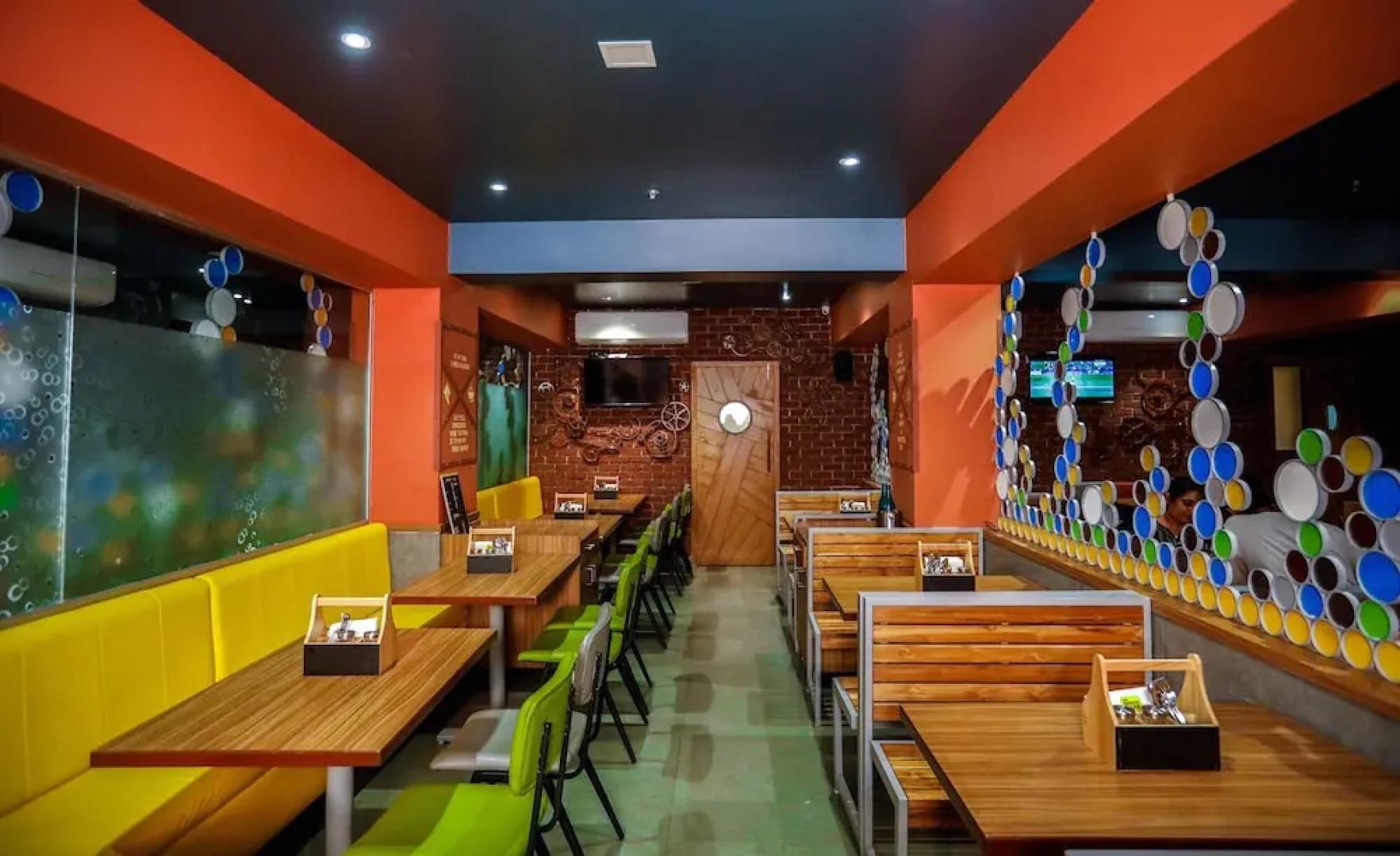 OYO 13857 Hotel Imperial