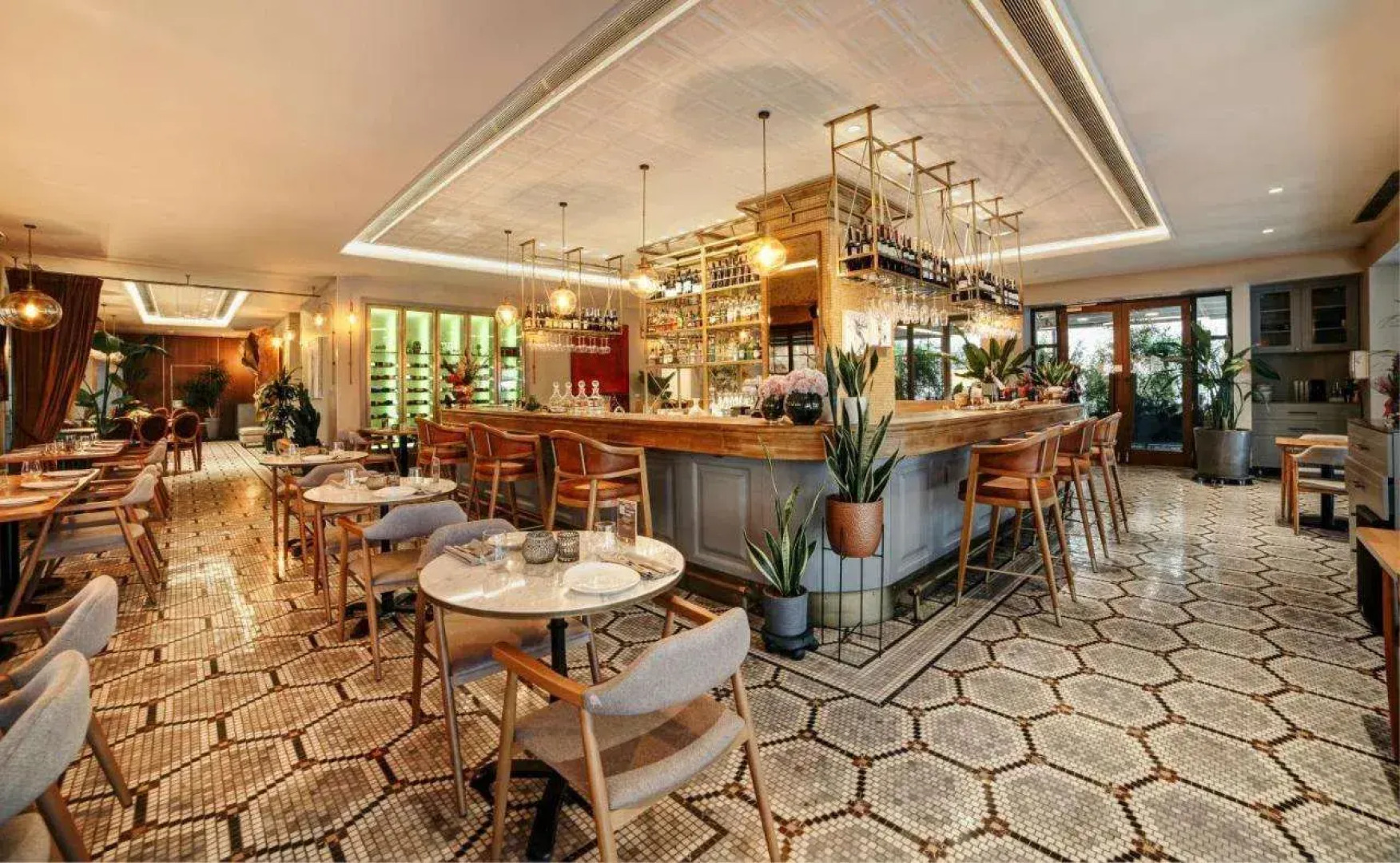 39 Kalamis Marina Hotel