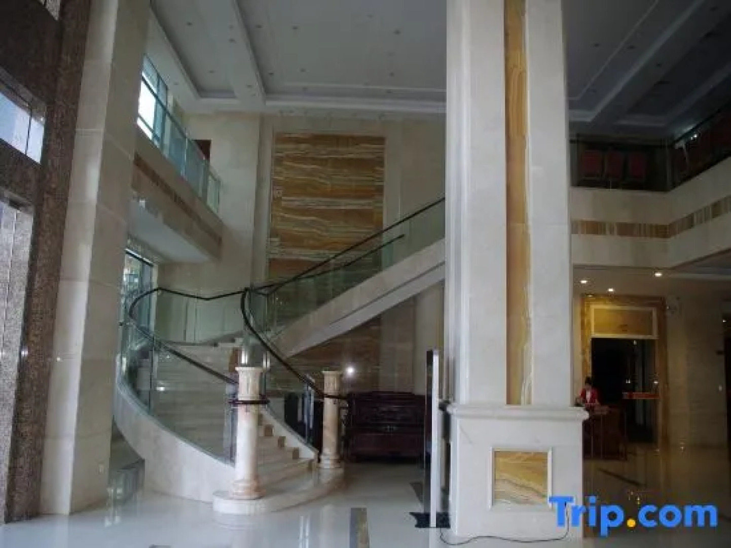 Yangjiang Yintai Hotel (Baili Plaza Branch)