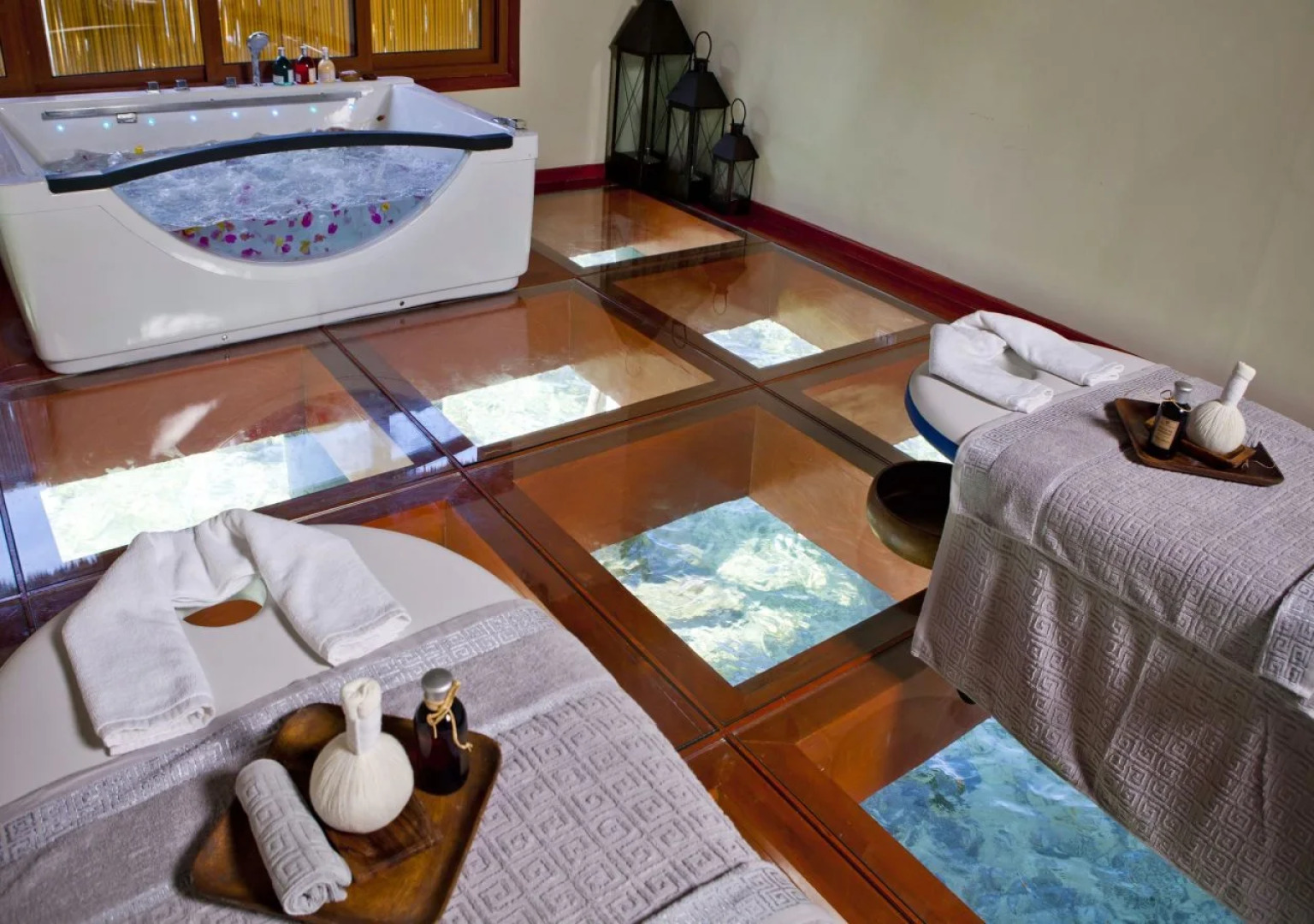 Huma Island Resort and Spa