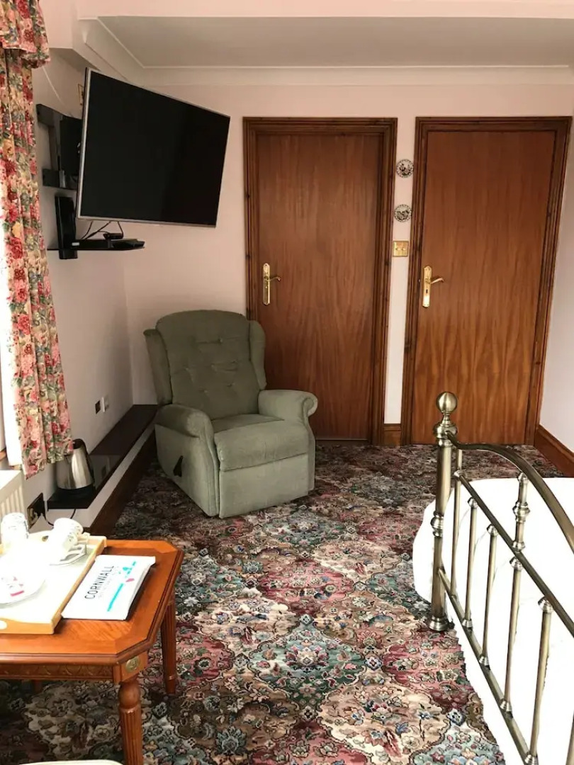 Room-orchard Manor - King Room 5 With Pa