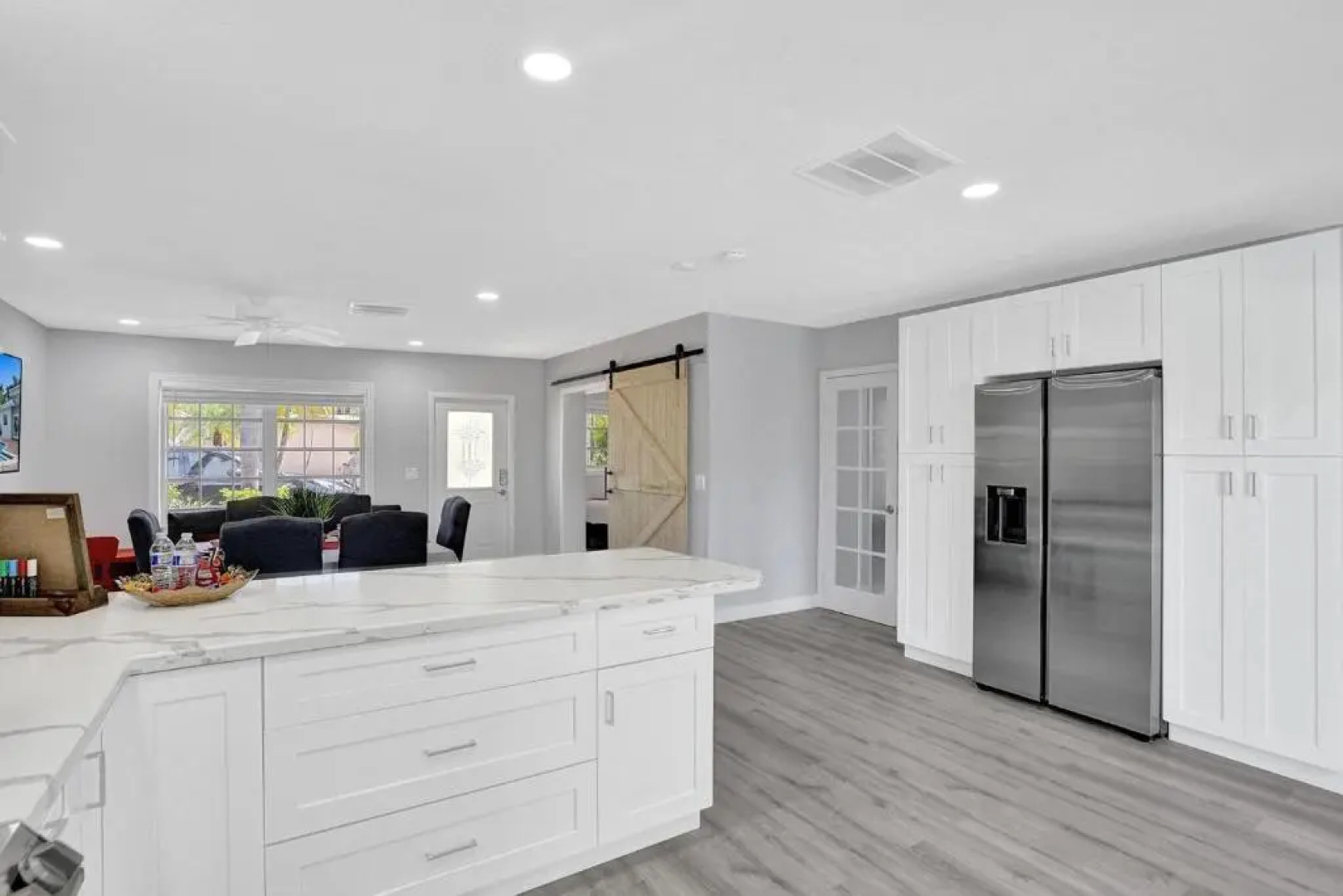 Modern 4bdr Home With Pool By The Beach