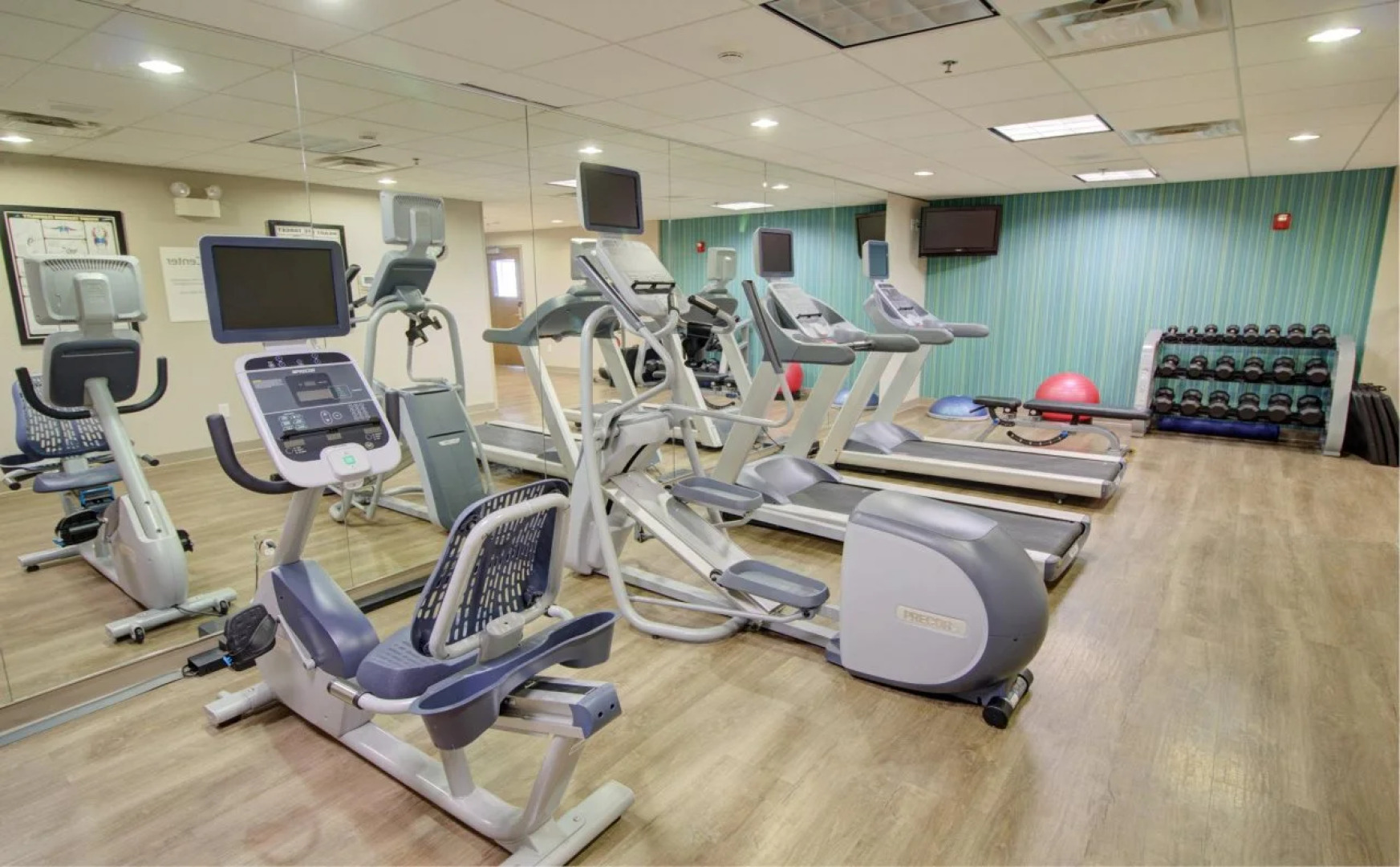 Holiday Inn Express Hotel and Suites Mankato East by IHG