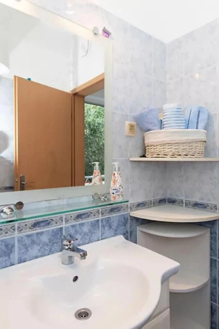 Blue - 100 m from sandy beach - A1(3+1)