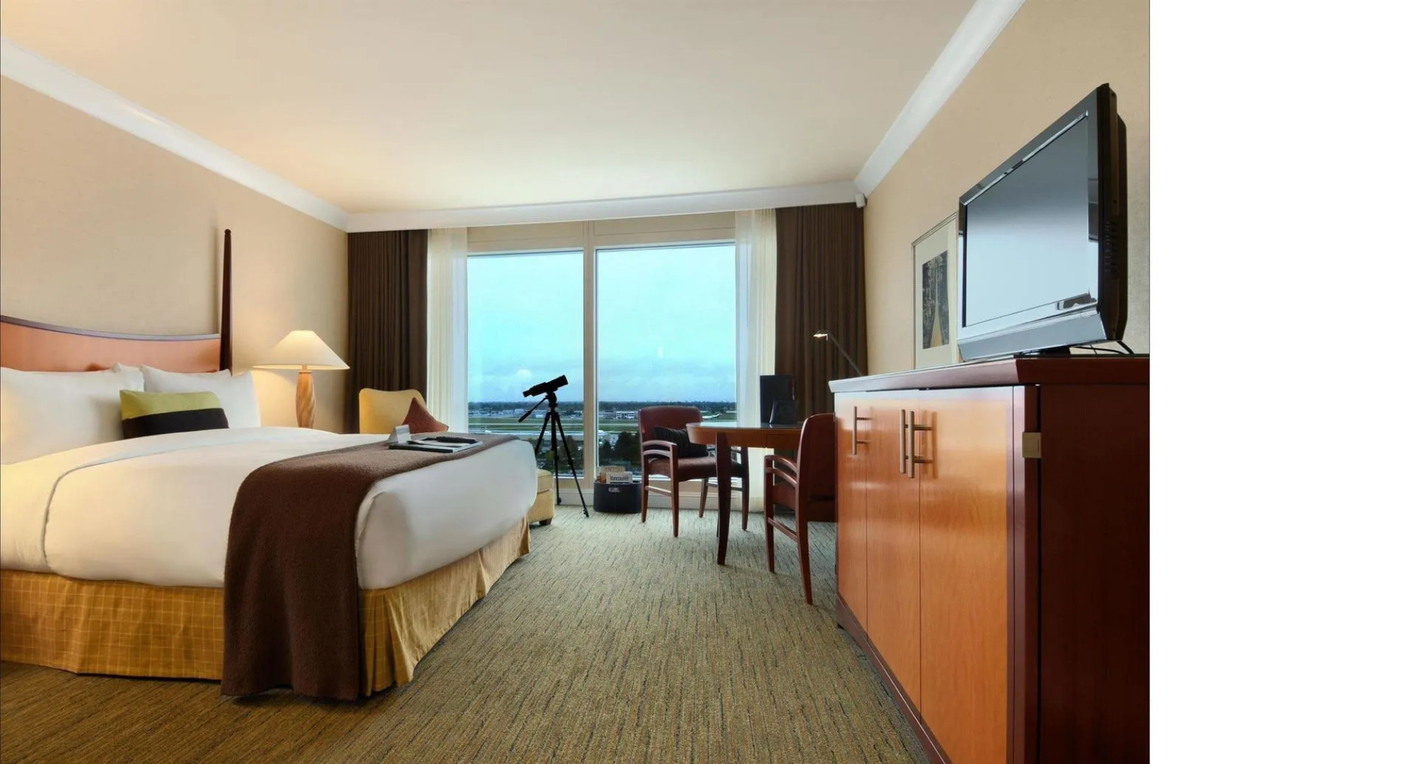 Fairmont Vancouver Airport In-Terminal Hotel