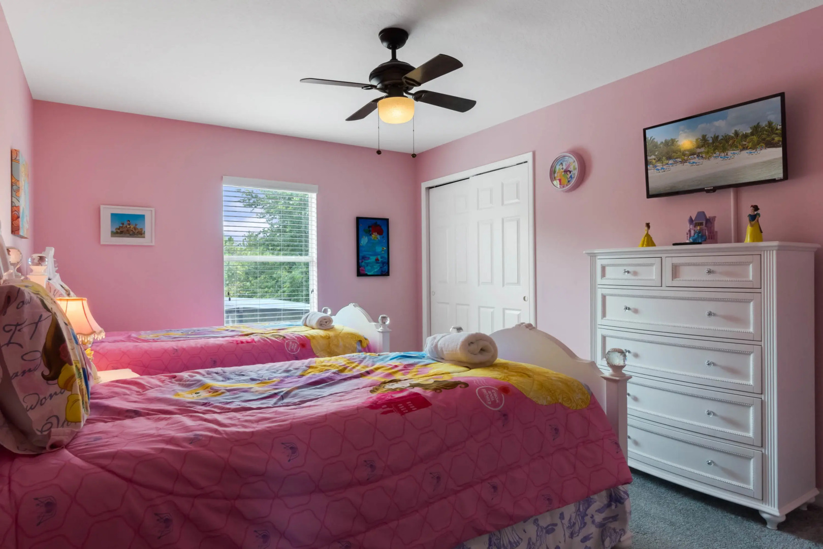 P2149VD - Newly renovated pool/spa home: 10 guests, Davenport, US