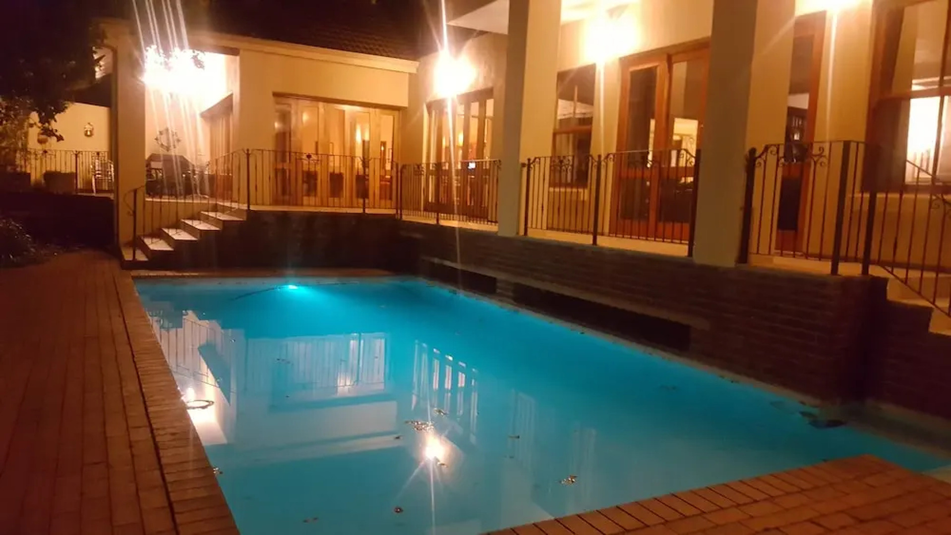 Executive Suite Woodmead East - Adults Only
