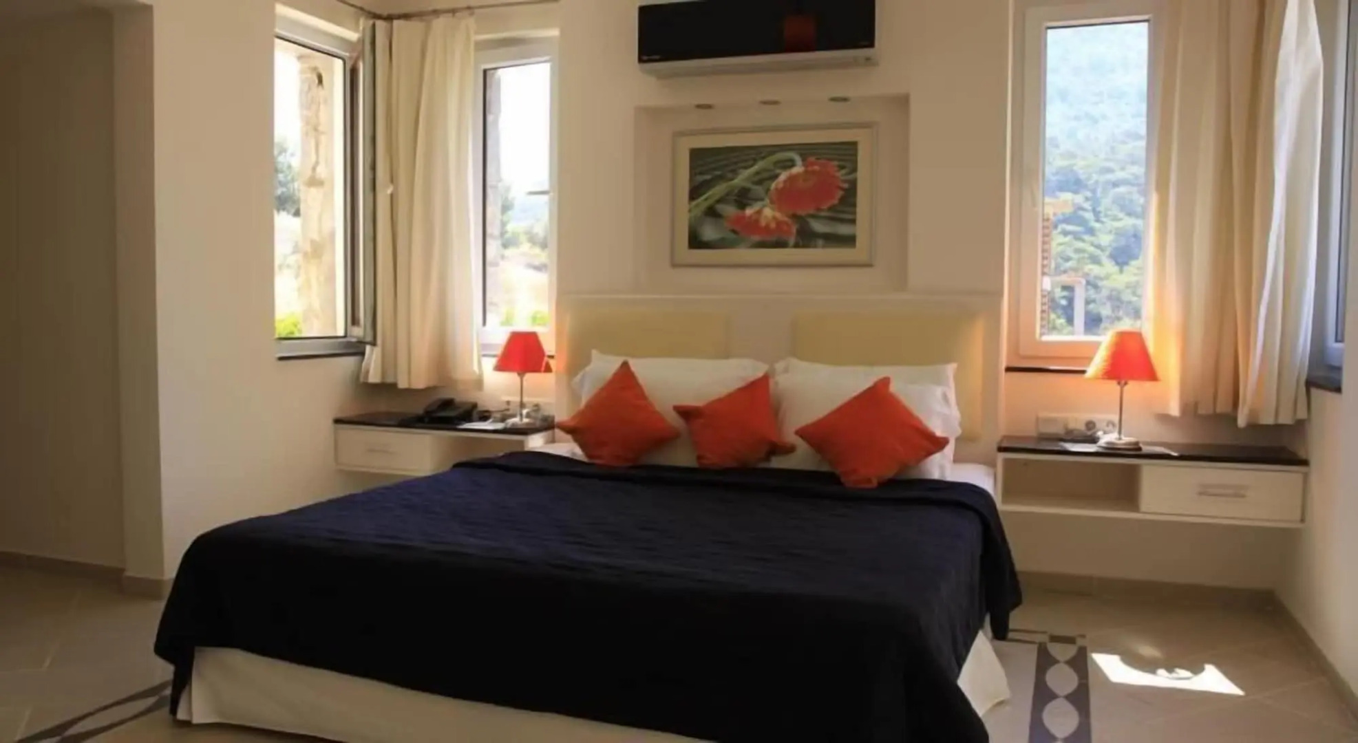 Tropical  Deluxe Suites