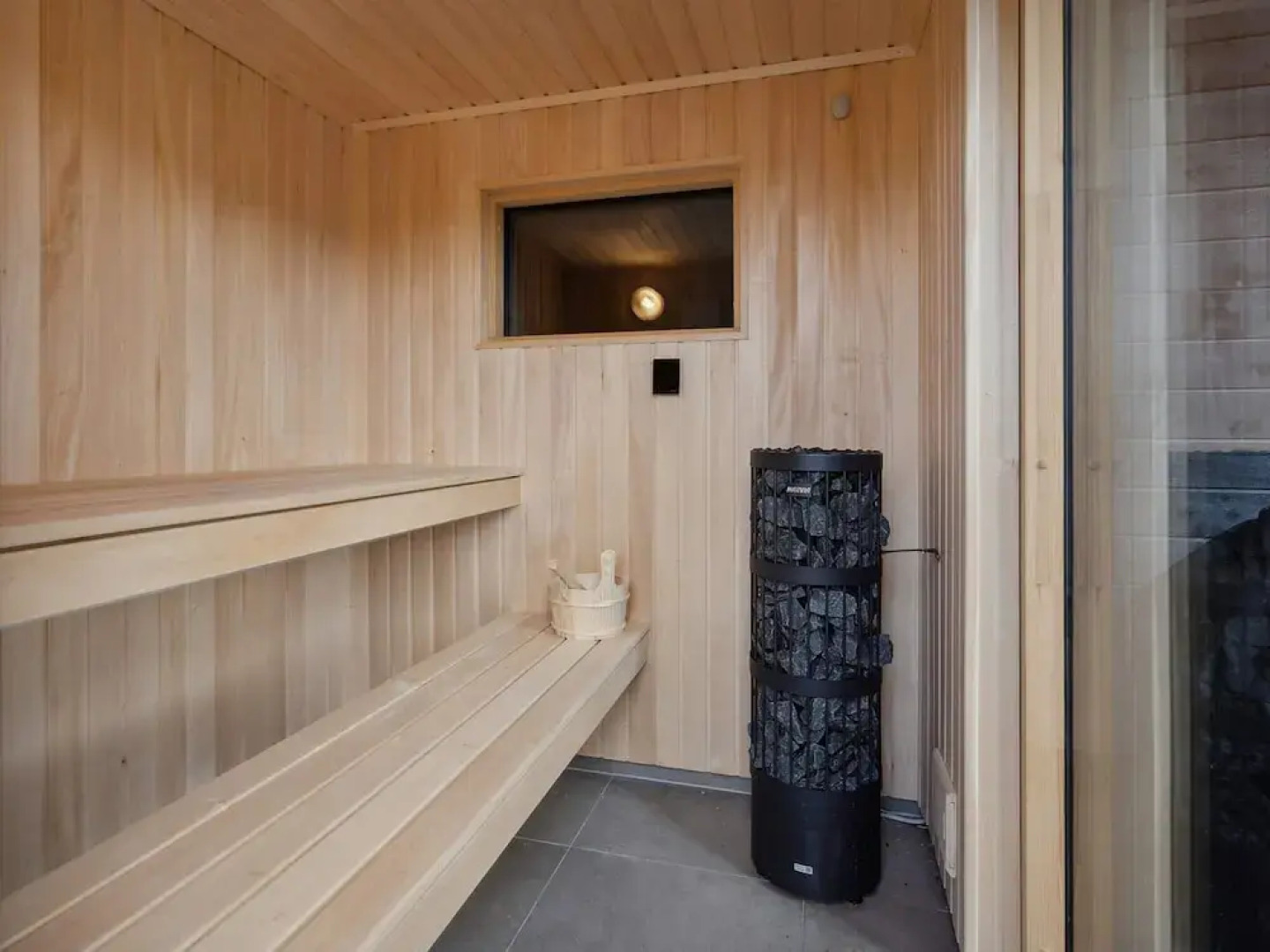 Spacious Retreat Near Beach - By Traum Ferienwohnungen