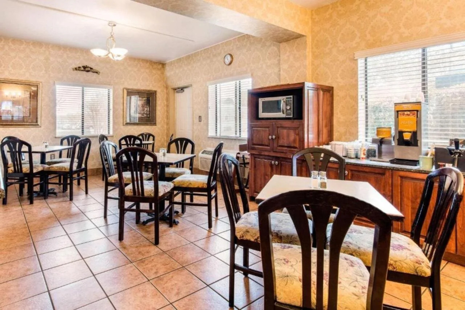 Quality Inn Pelham I-65 exit 246