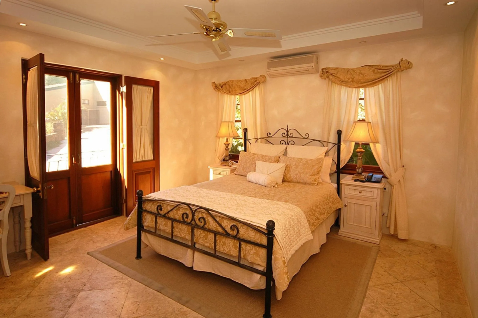 Victoria's at Wategos