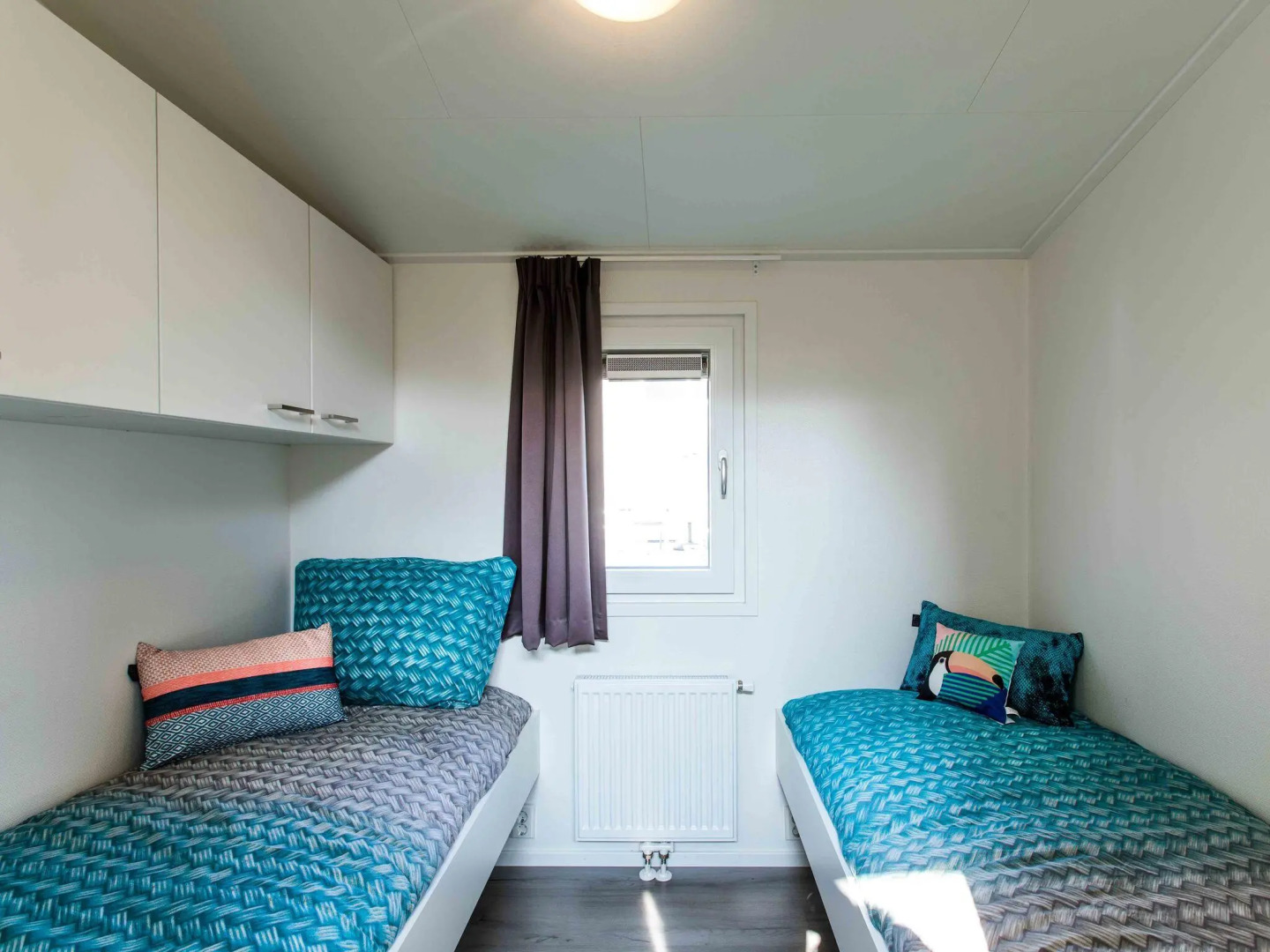 Modern chalet with a dishwasher, located in Park De Veluwe