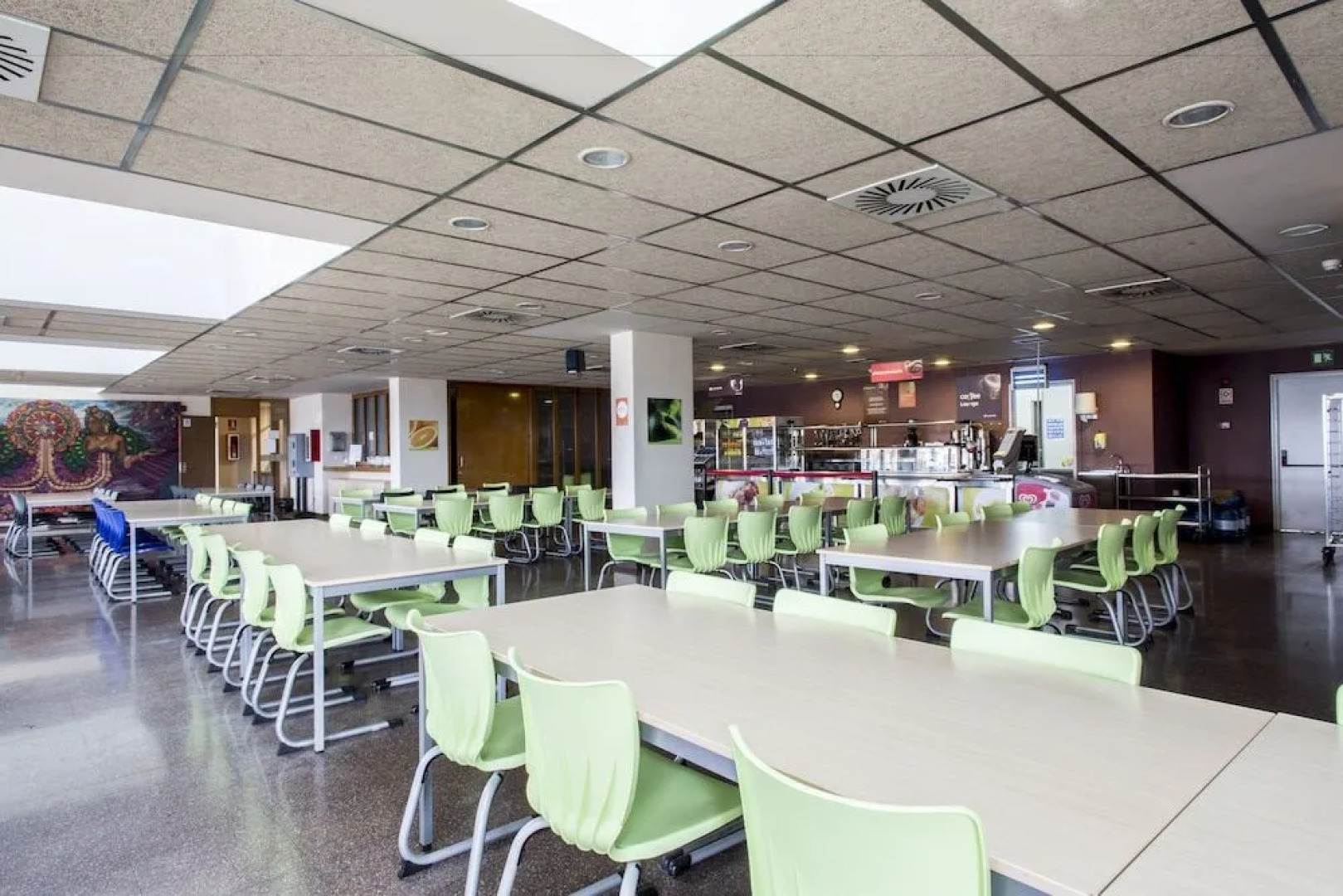 Colegio Mayor Resa Hernán Cortés - Centro Adscrito a REAJ