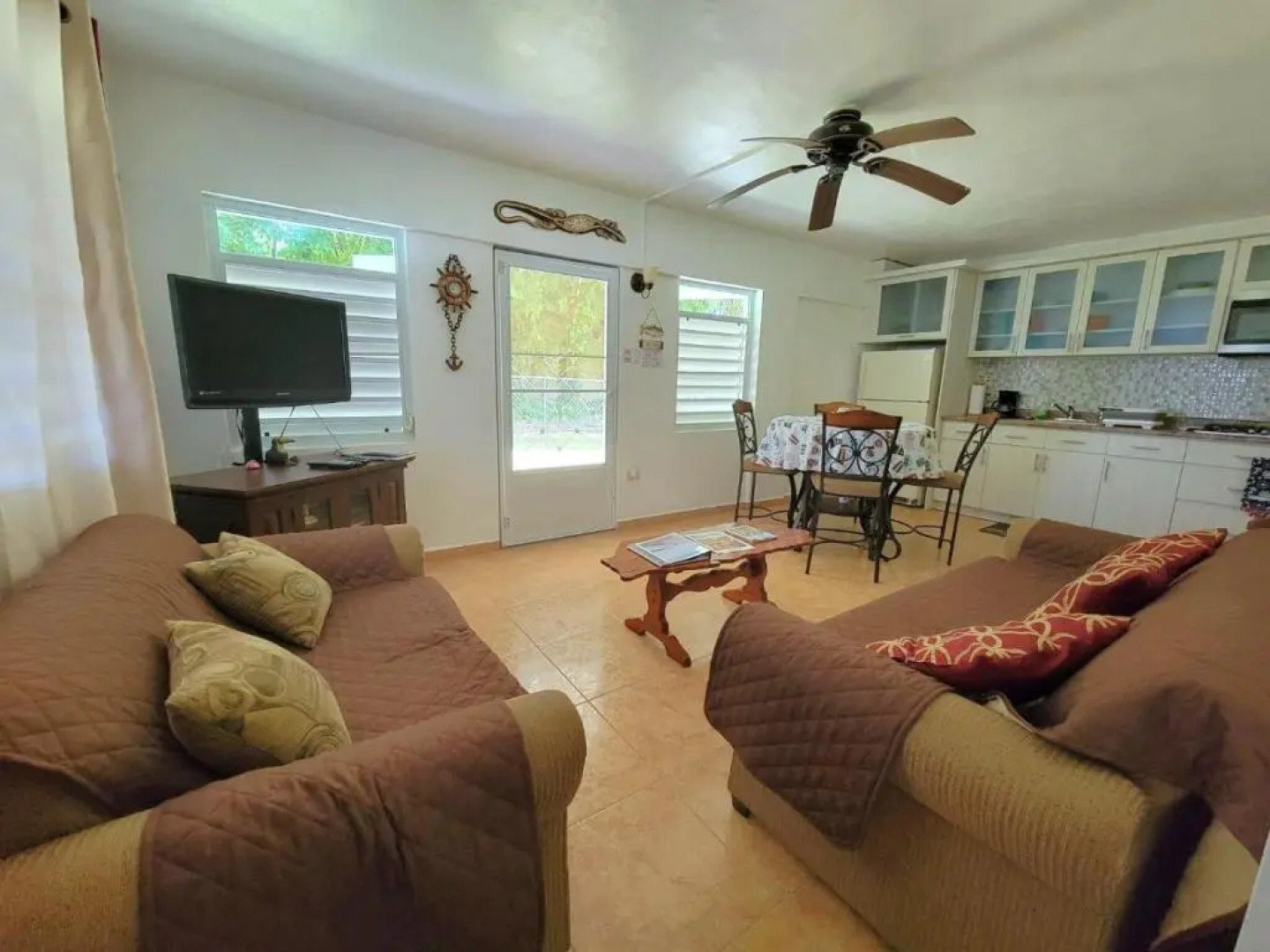 Beach access 2 bdr - WiFi - Hammock - Kitchen-The Reef 2