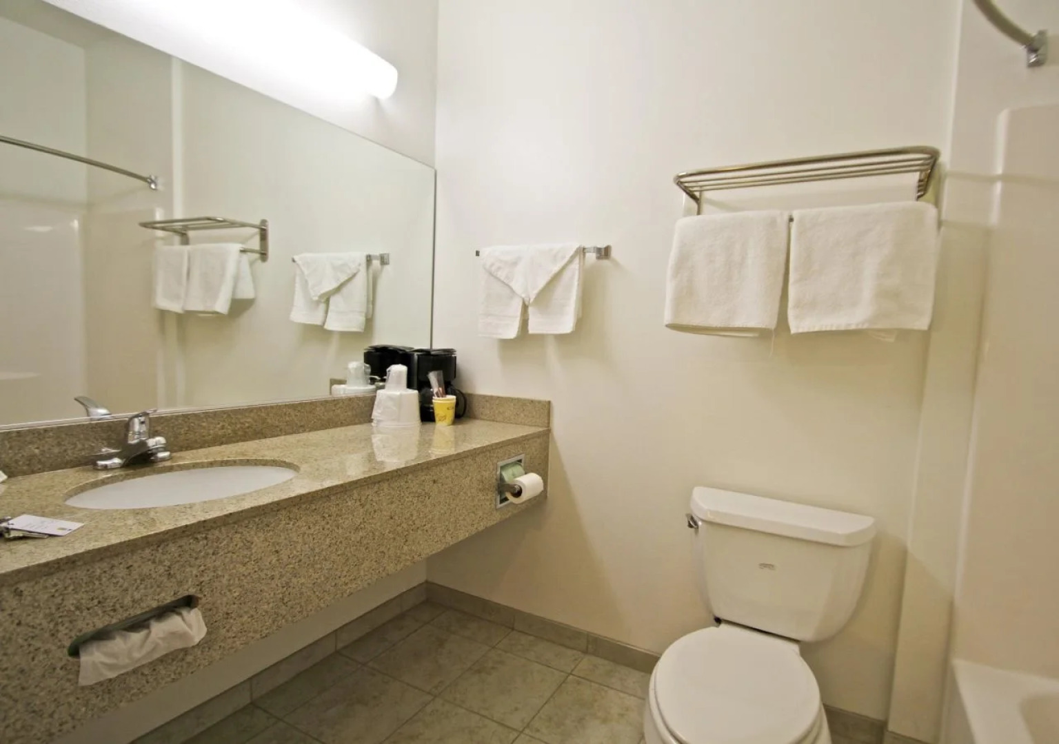 Studio 6 Bakersfield, CA