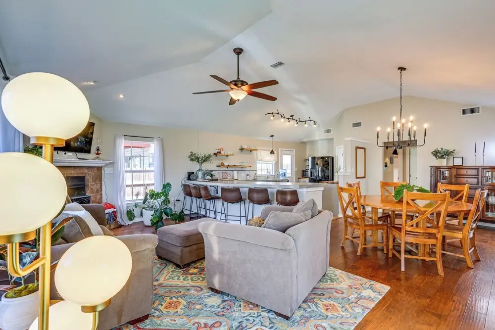 Creekside Cottage w/ Deck & Hot Tub in Belton