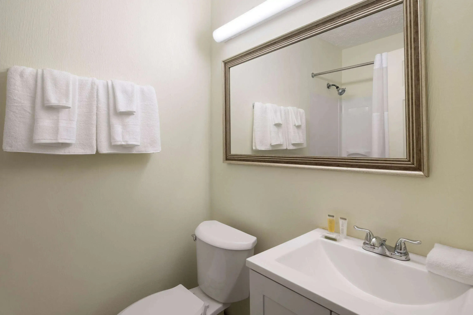 Super 8 Motel - Youngstown Airport Area