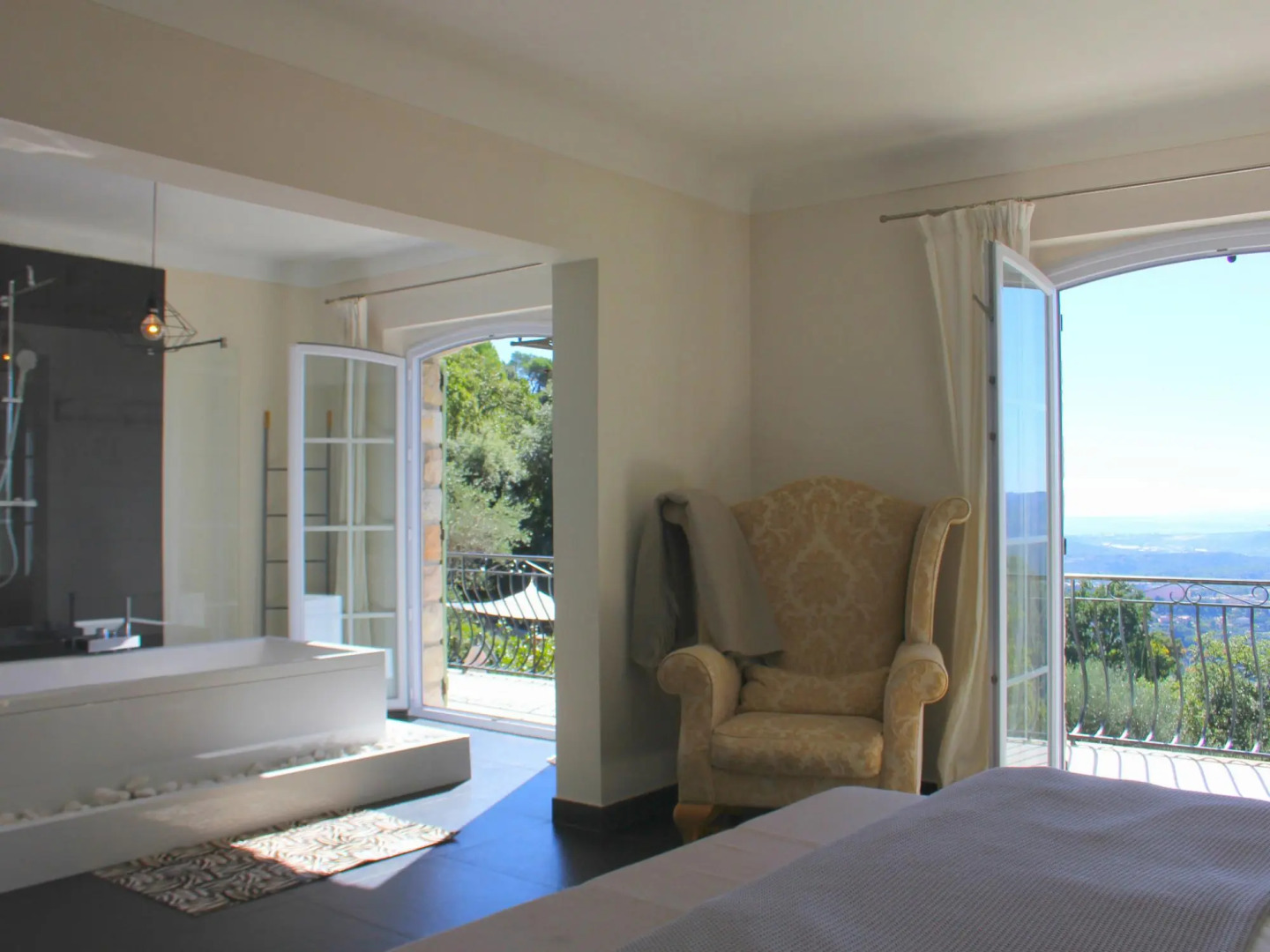 Mountain Villa With Panoramic Sea Views and Pool in Grasse