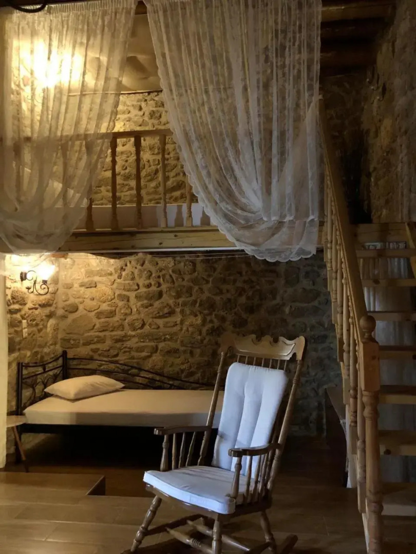 M&M STONE-Village House-Family-Vintage