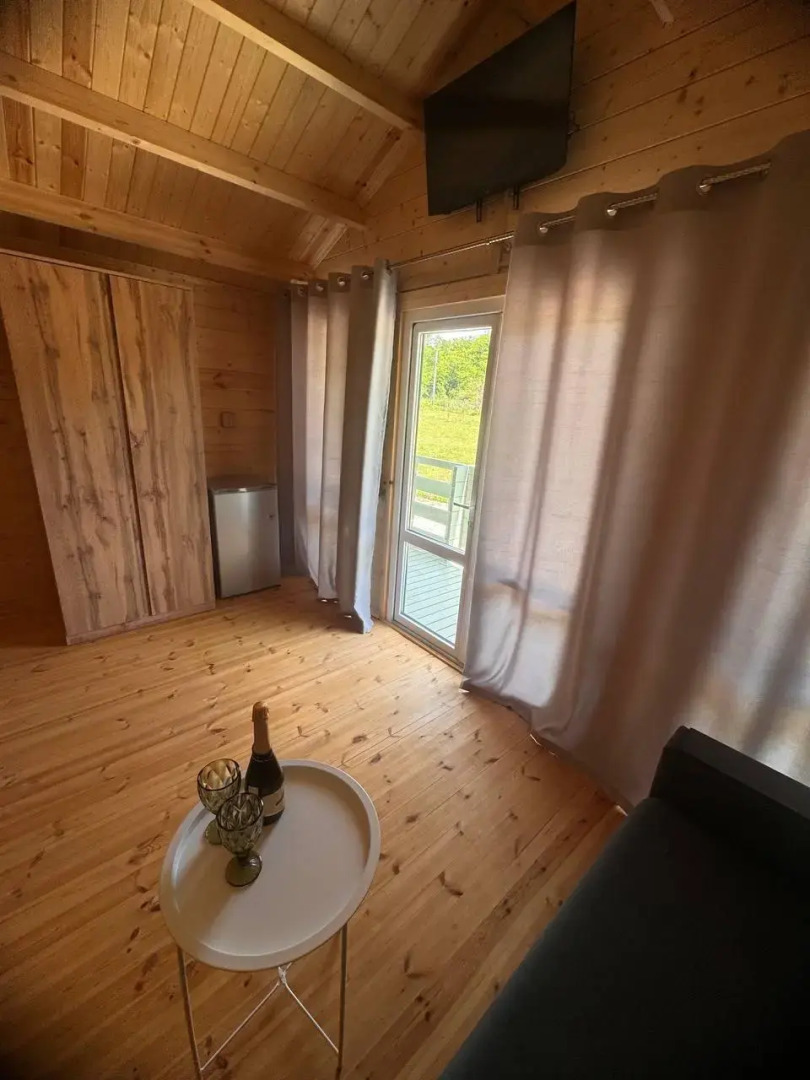 Гостевые коттеджи Leon (Леон)