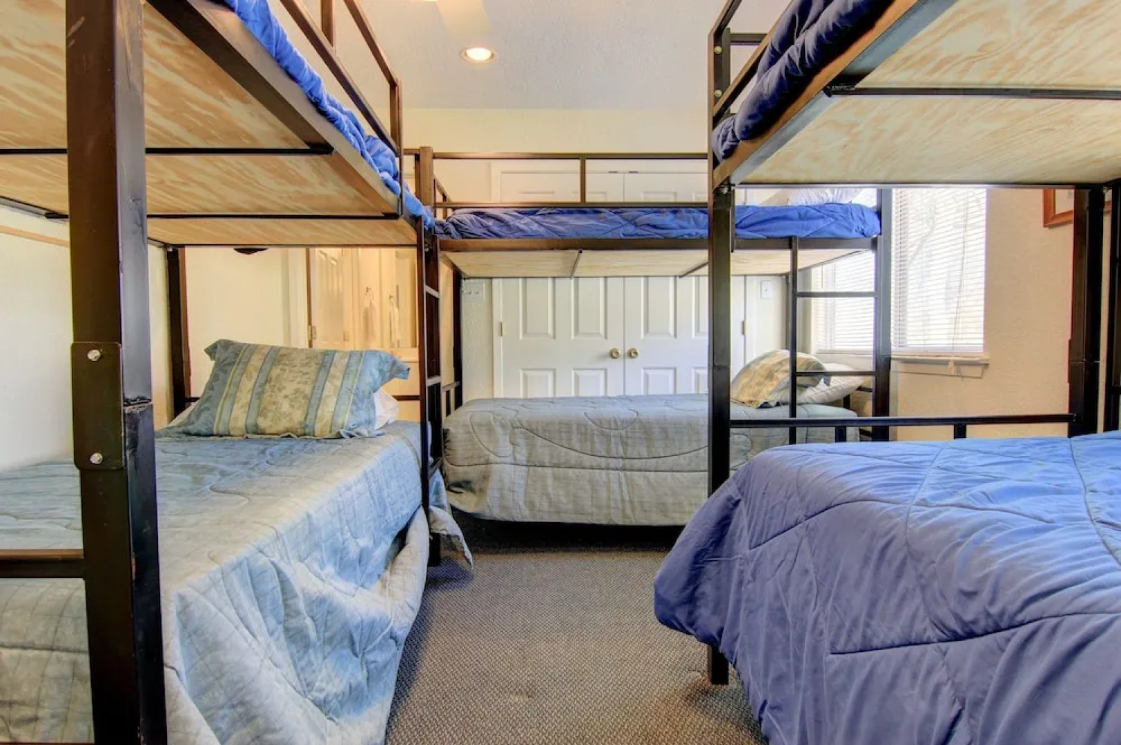 Three Pink Housez RR1 3