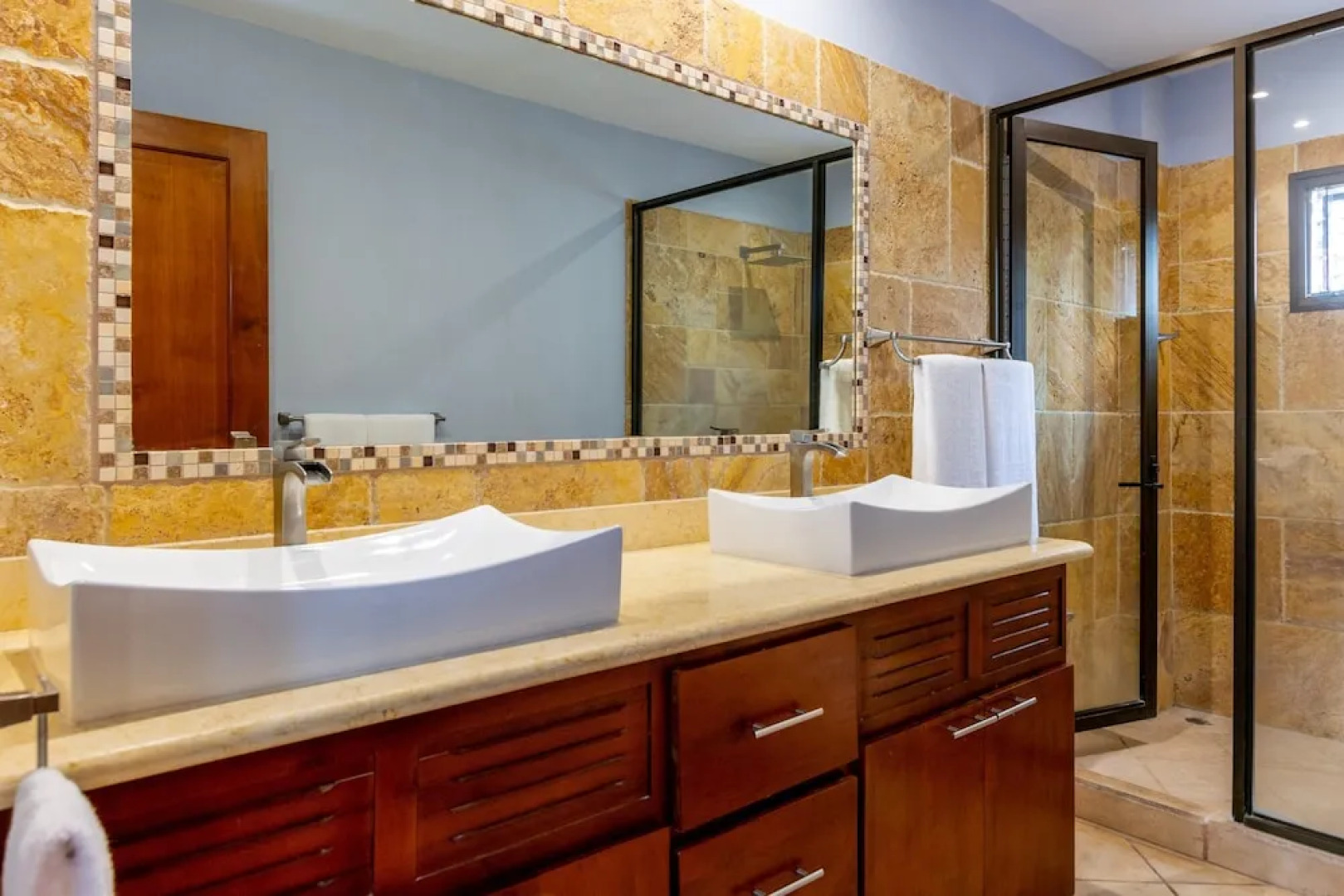 2 Bedroom Ocean-View Condo with Pool