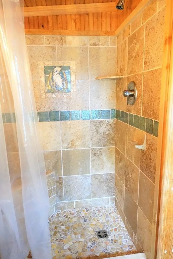 Lighthouse Cottage at Ocracoke 3 Bedrooms 2 Bathrooms Home