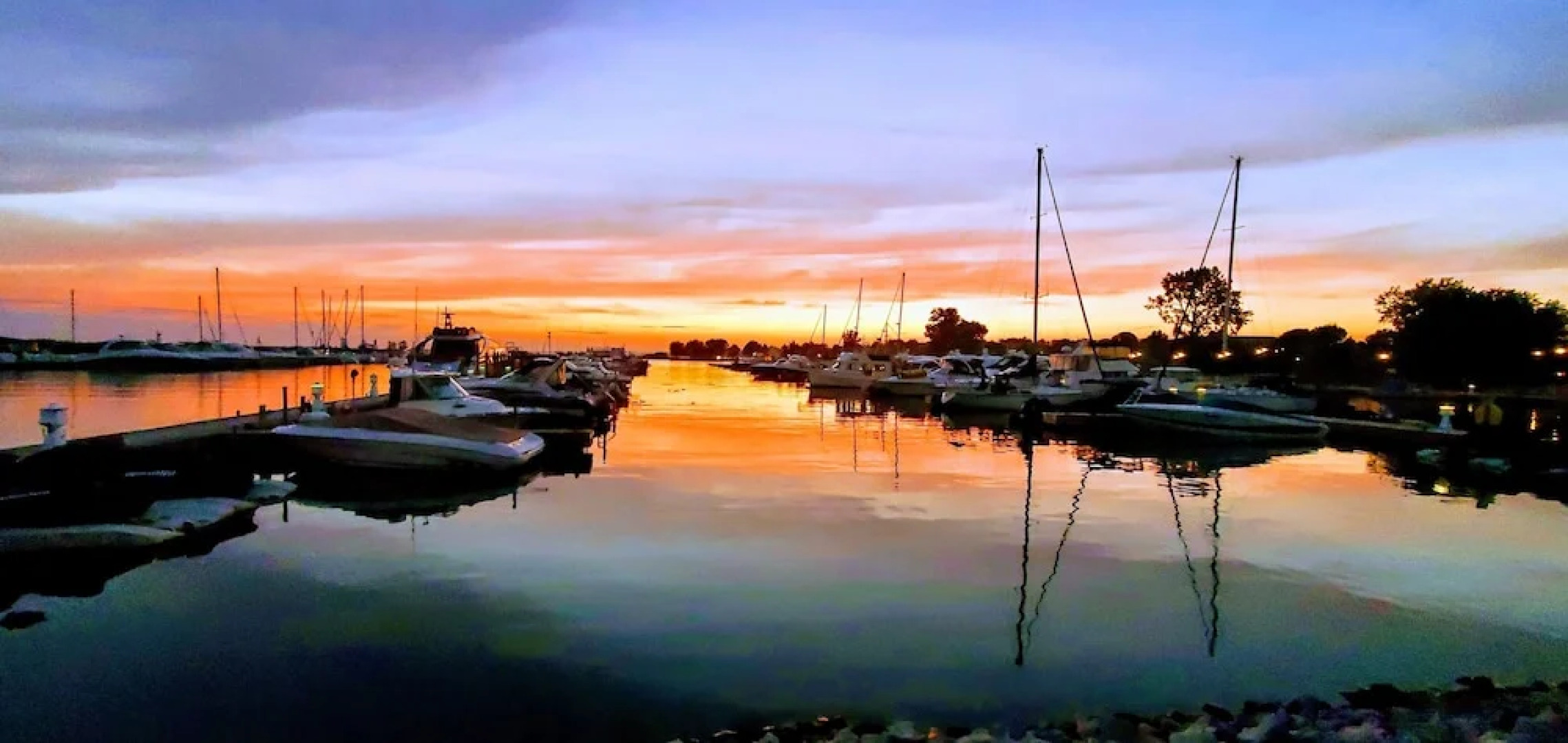 Seacliff Beach Suites - Coastal room, awesome strolling, all amenities, right in town