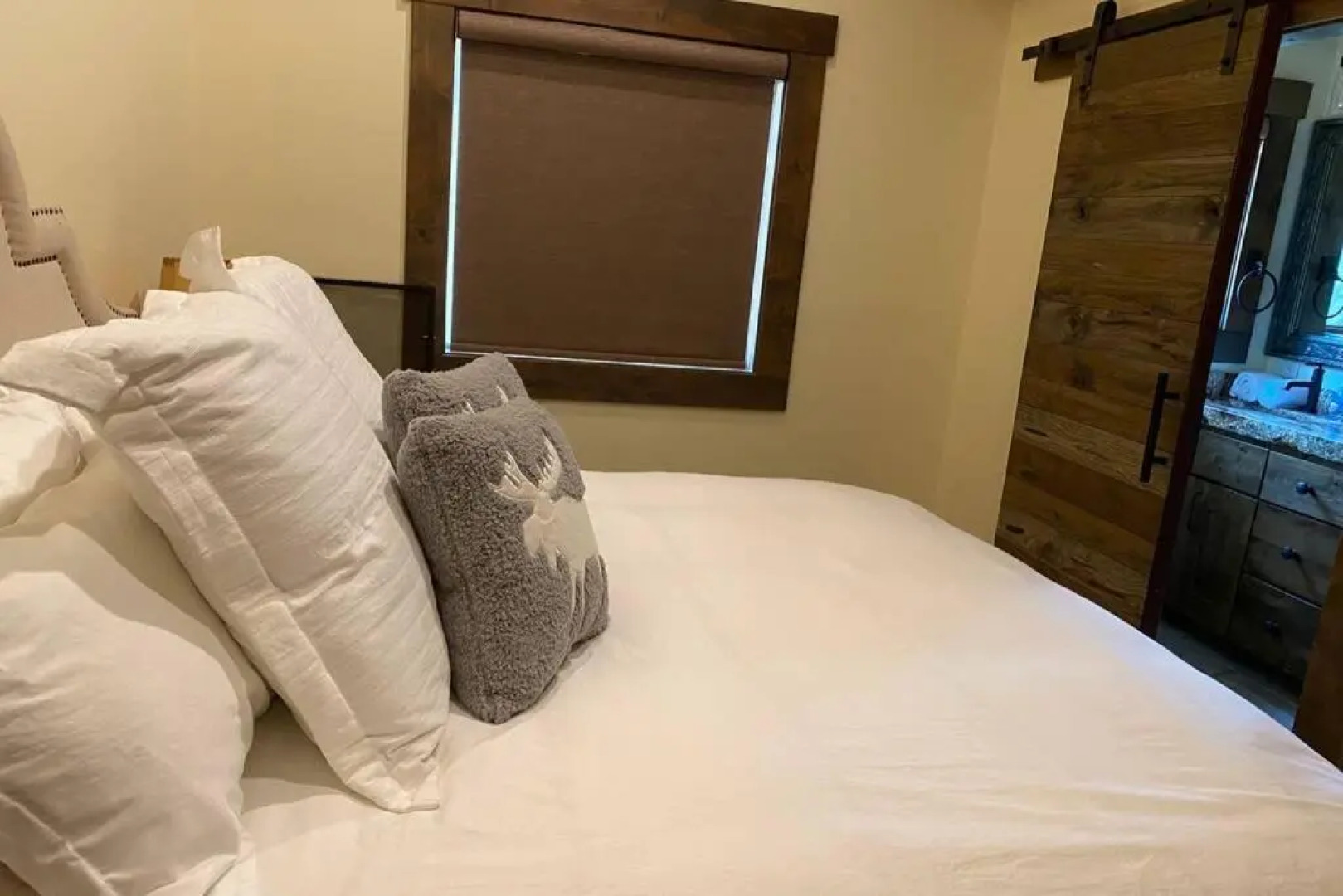 Yellowstone Crossing Lodge