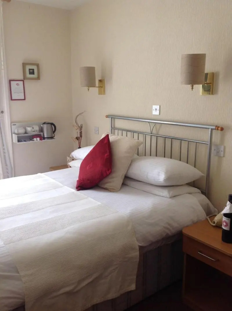 Homesly The George Hotel