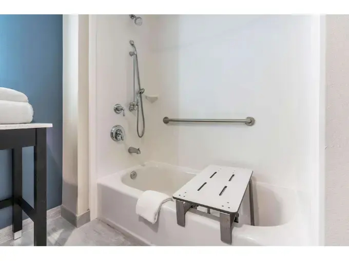 La Quinta Inn and Suites by Wyndham Houston Spring South