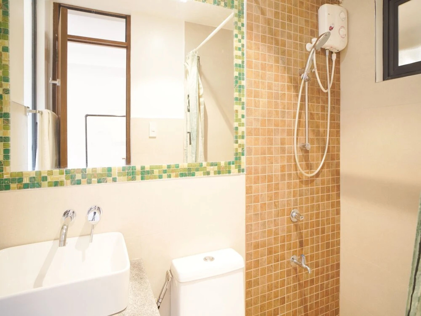 Capital O Vaccinated Staff - OYO 785 The Greenhive