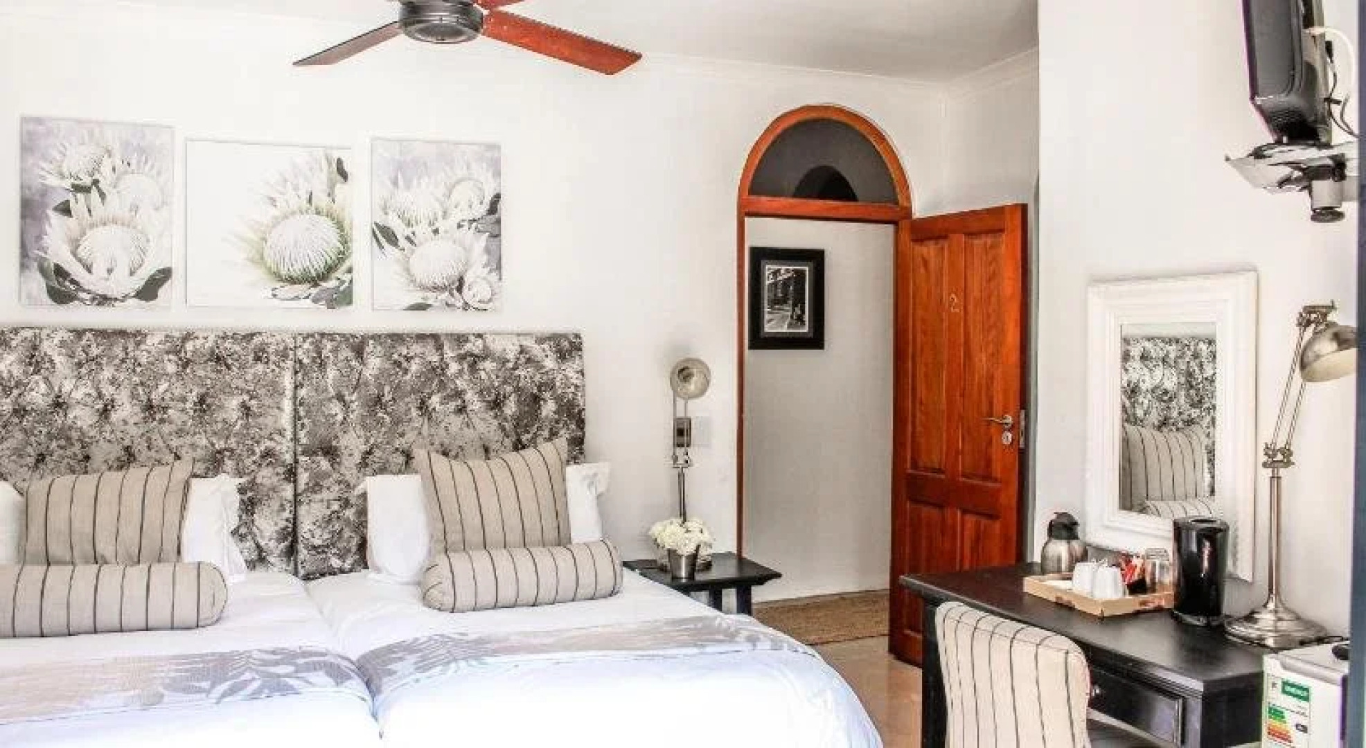 Jemimas Hospitality, Bunker on Bailie