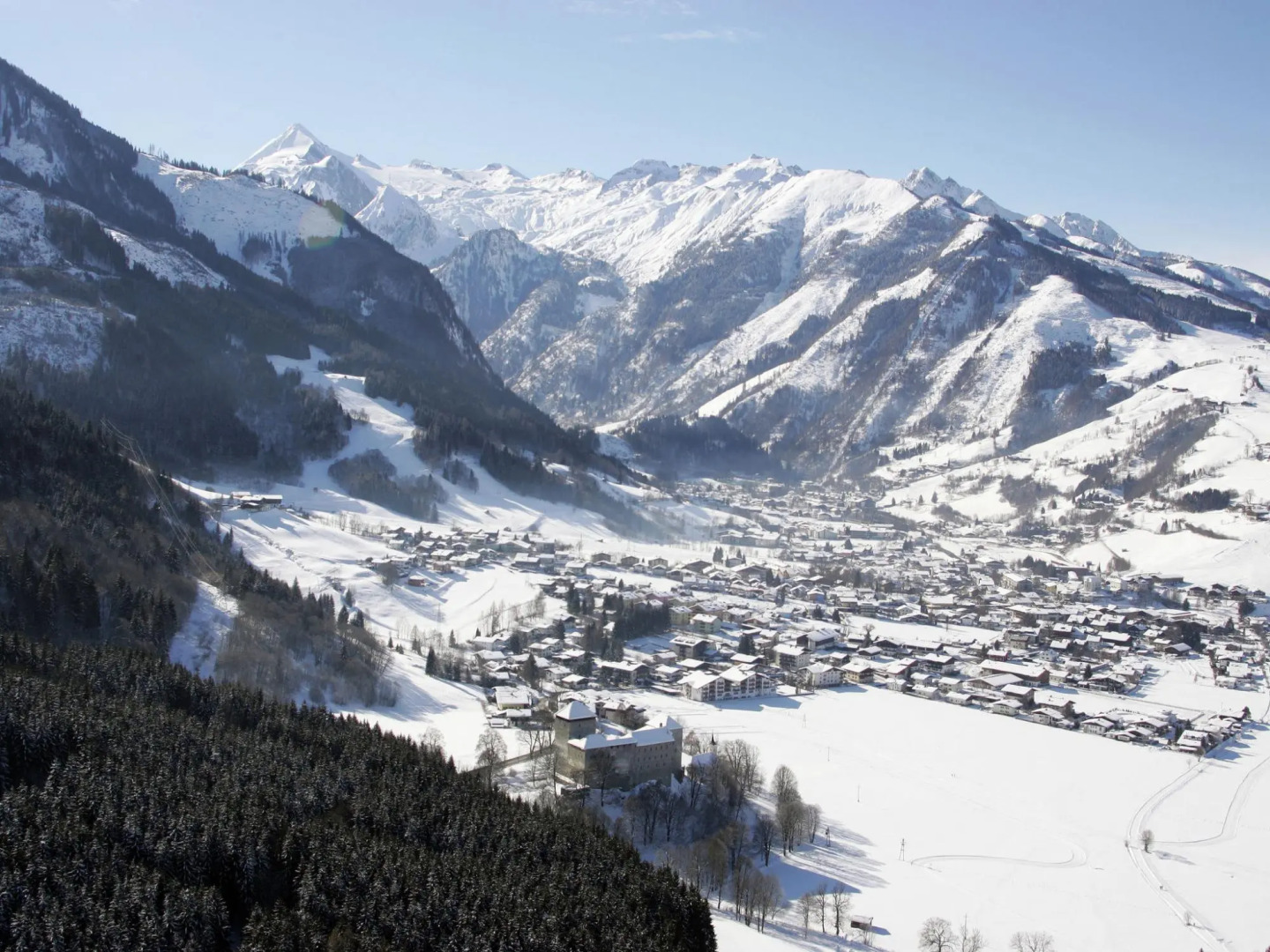 Spacious Apartment near Ski Area in Niedernsill