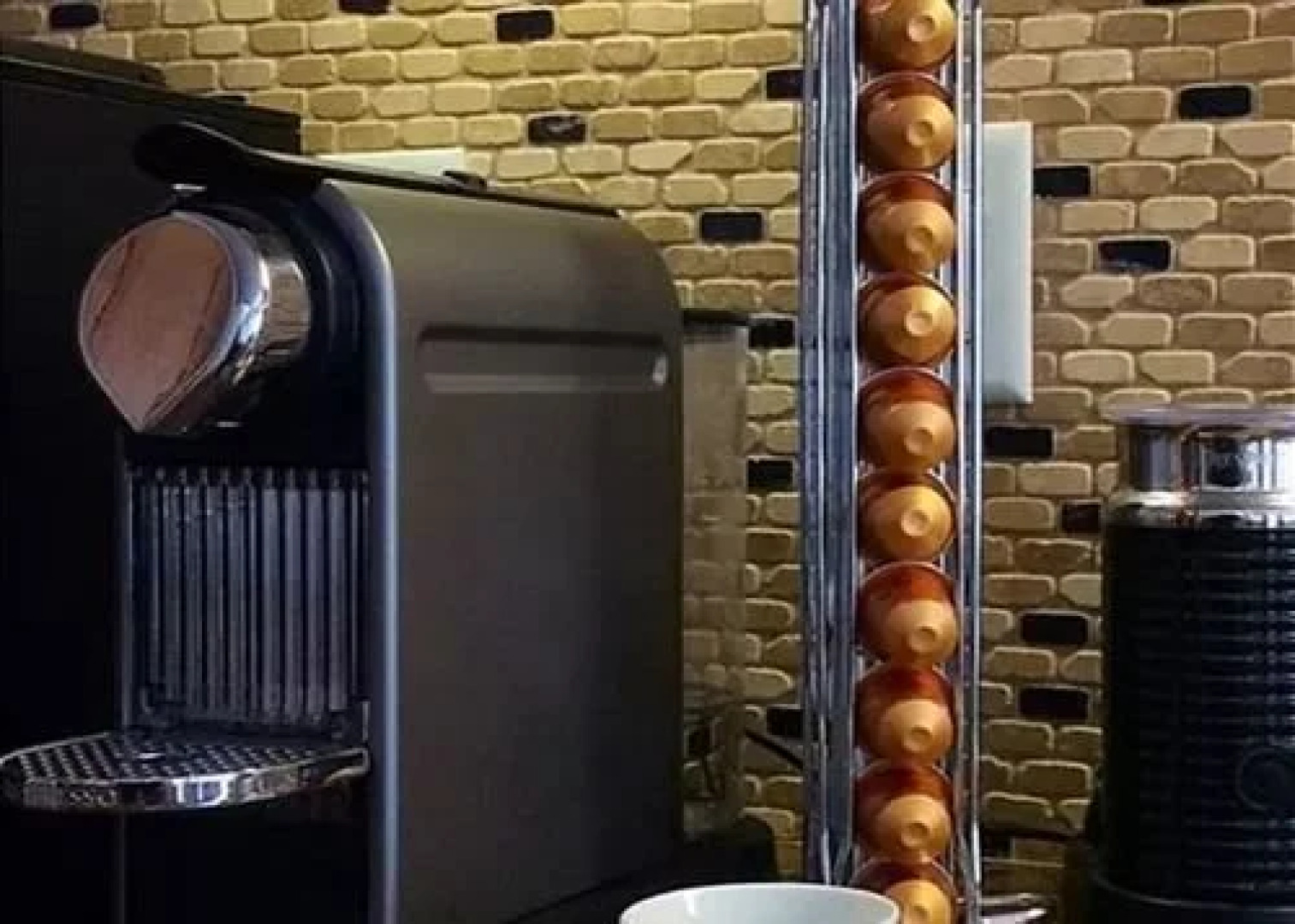 MDR Loft 1 Br condo by RedAwning