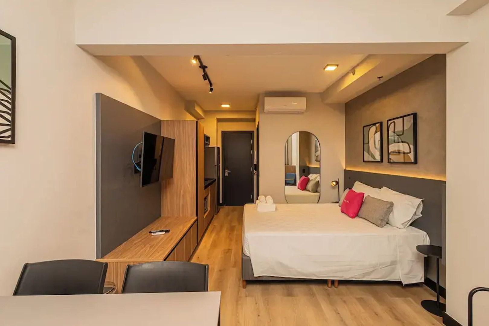 Sky Design Alphaville Housi by Anora