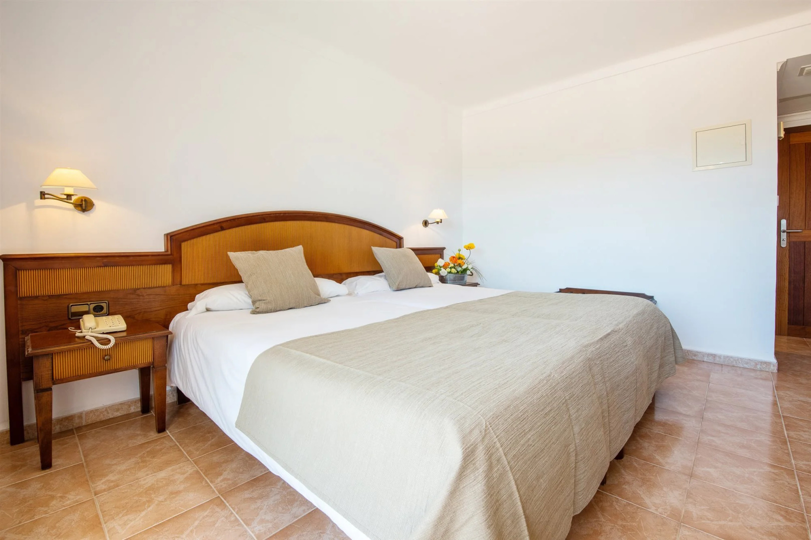 Hotel Playa Mondrago