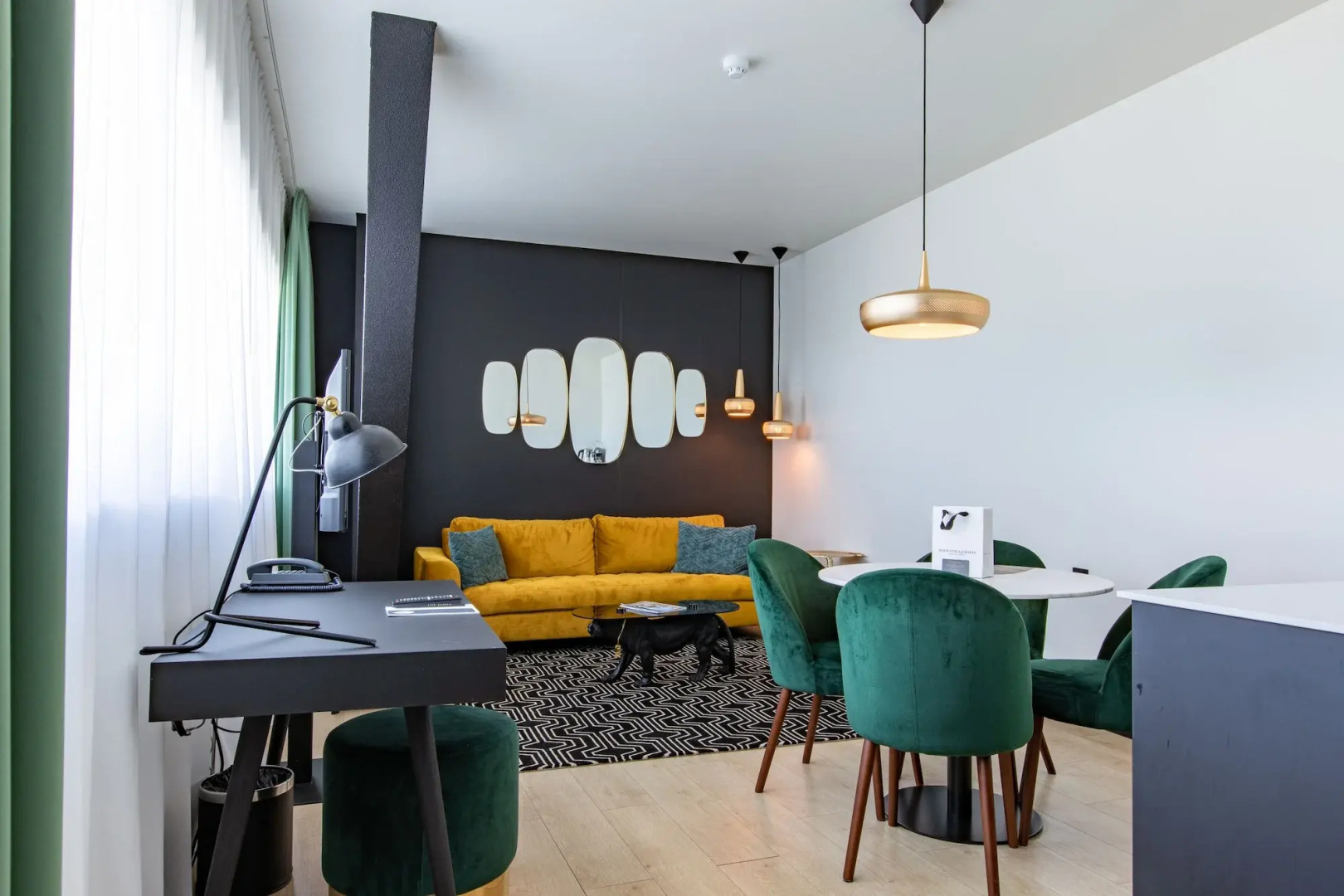 The James Hotel Rotterdam