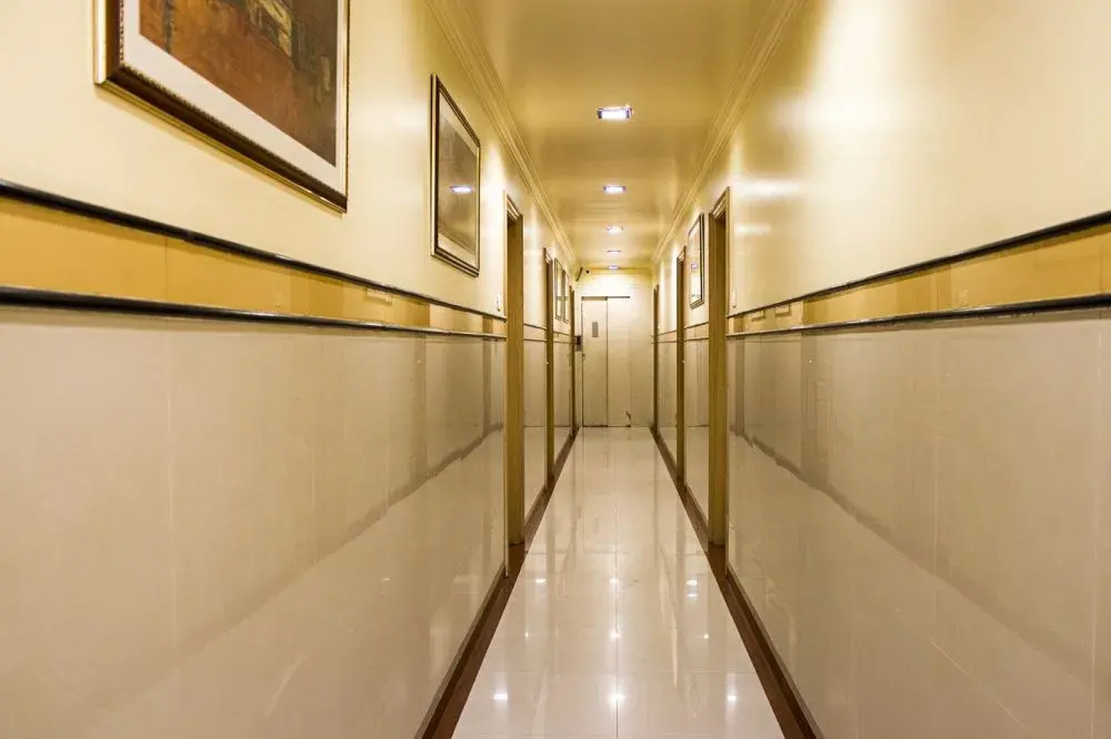 Capital O 333 Hotel Crystal Homes