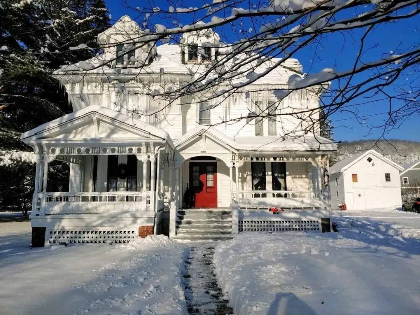 The Francis Rose House 3 Bedroom Home by Redawning