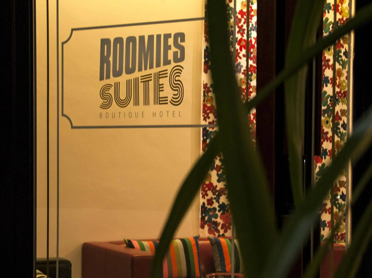 Roomies Suites