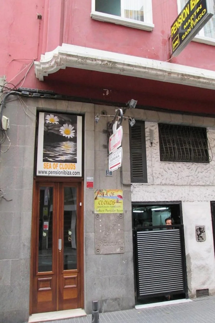 Pensión Sea of Clouds