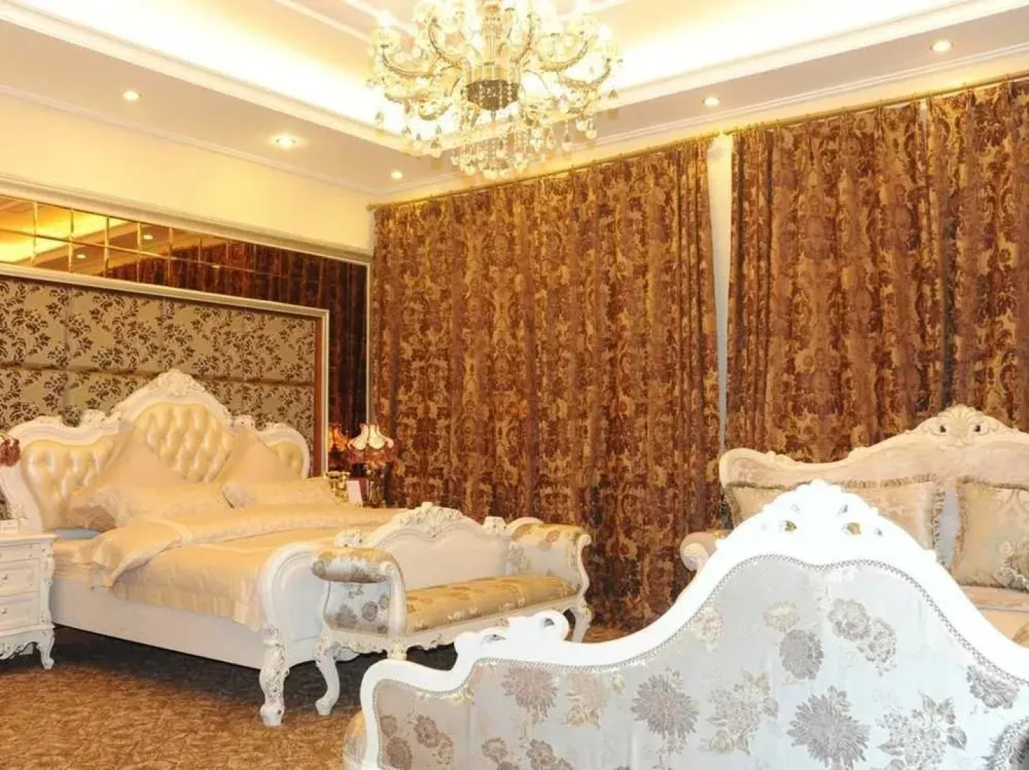 Zhongchang Building (Changchun Railway Station)